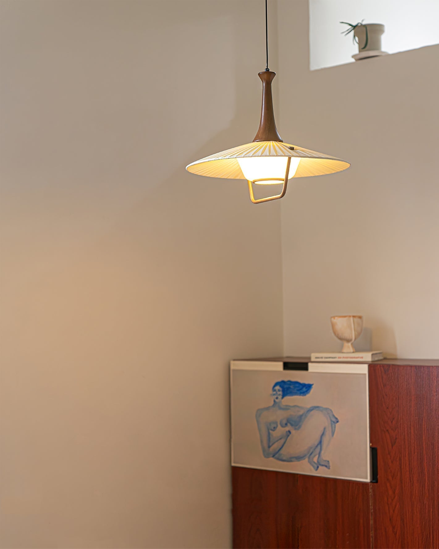 Eikon Pendant Lamp Dia 17.7″ x H 13.8″ / Walnut color & White Pendant light