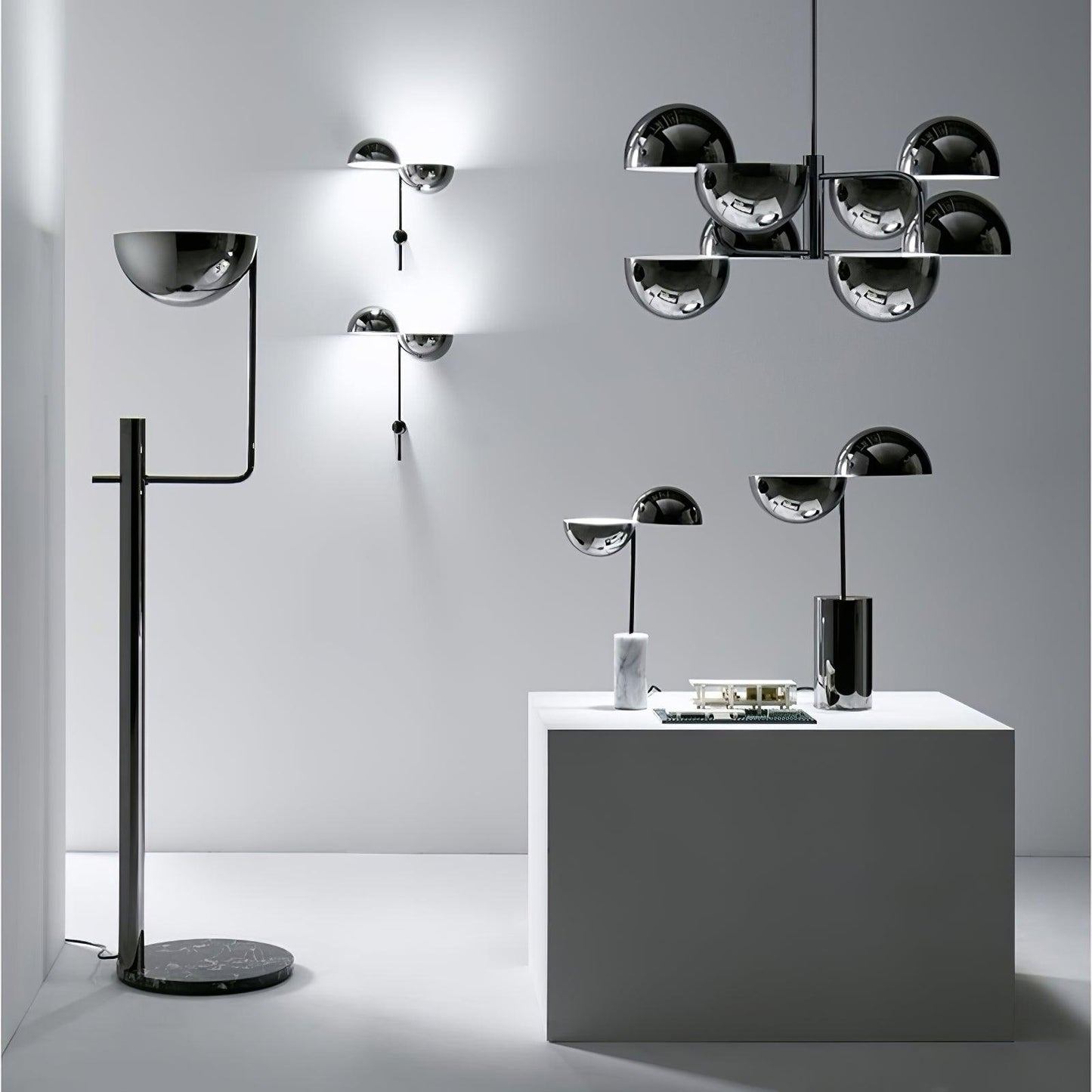 Elisabeth Penta Chandelier Dia 31.5 x H 39″ / Dia 80cm x H 100cm / Black Chandelier