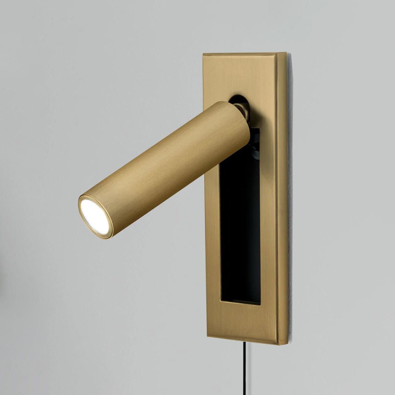 Embedded Bedside Plug-in Sconce Dia 5cm x H 15.5cm cylinder (Hidden switch) / Copper / US Plug 1001 Wall lamp
