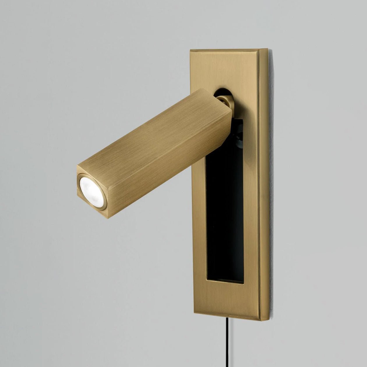Embedded Bedside Plug-in Sconce Dia 5cm x H 15.5cm square (Hidden switch) / Copper / US Plug 1001 Wall lamp
