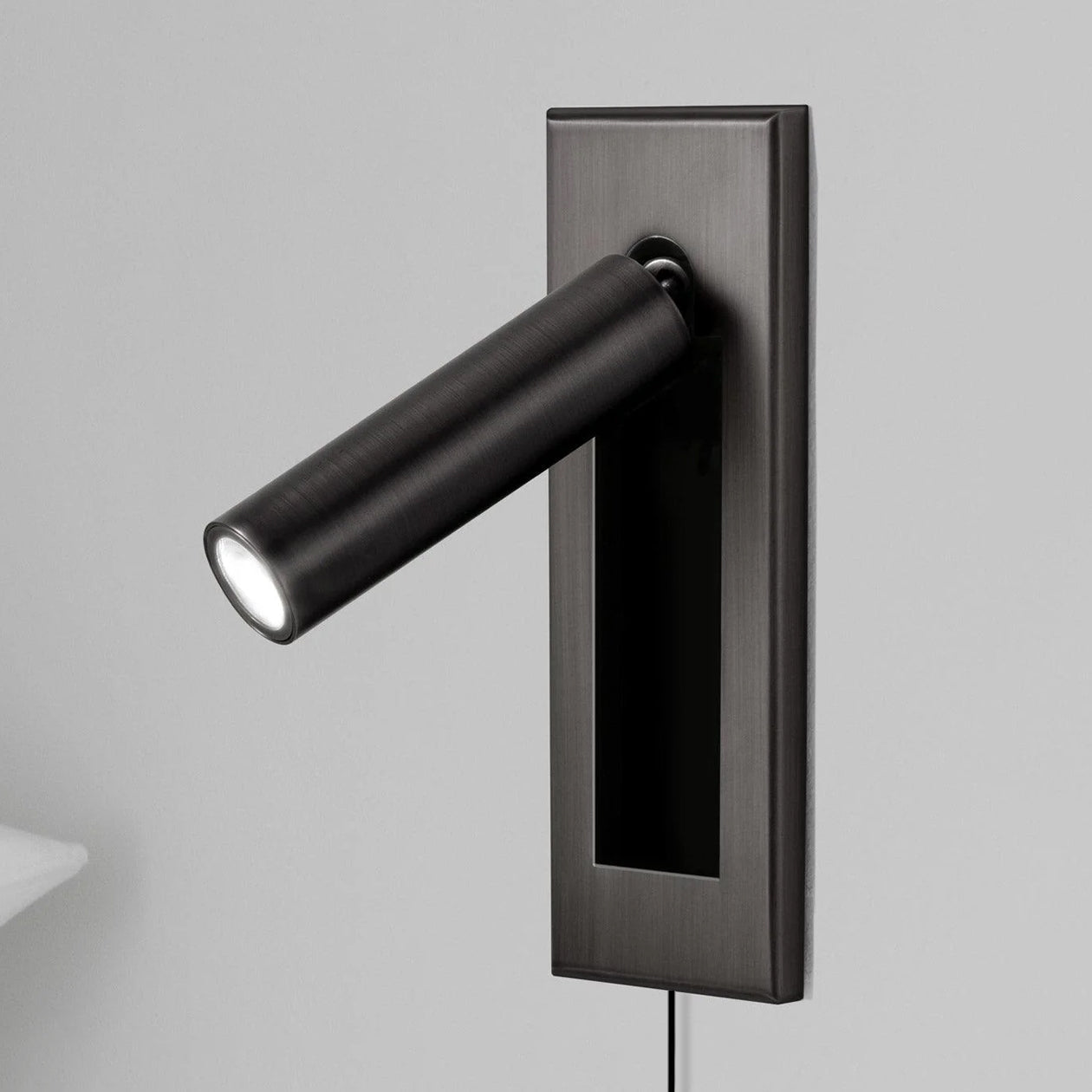 Embedded Bedside Plug-in Sconce Dia 5cm x H 15.5cm cylinder (Hidden switch) / Matt Black / US Plug 1001 Wall lamp
