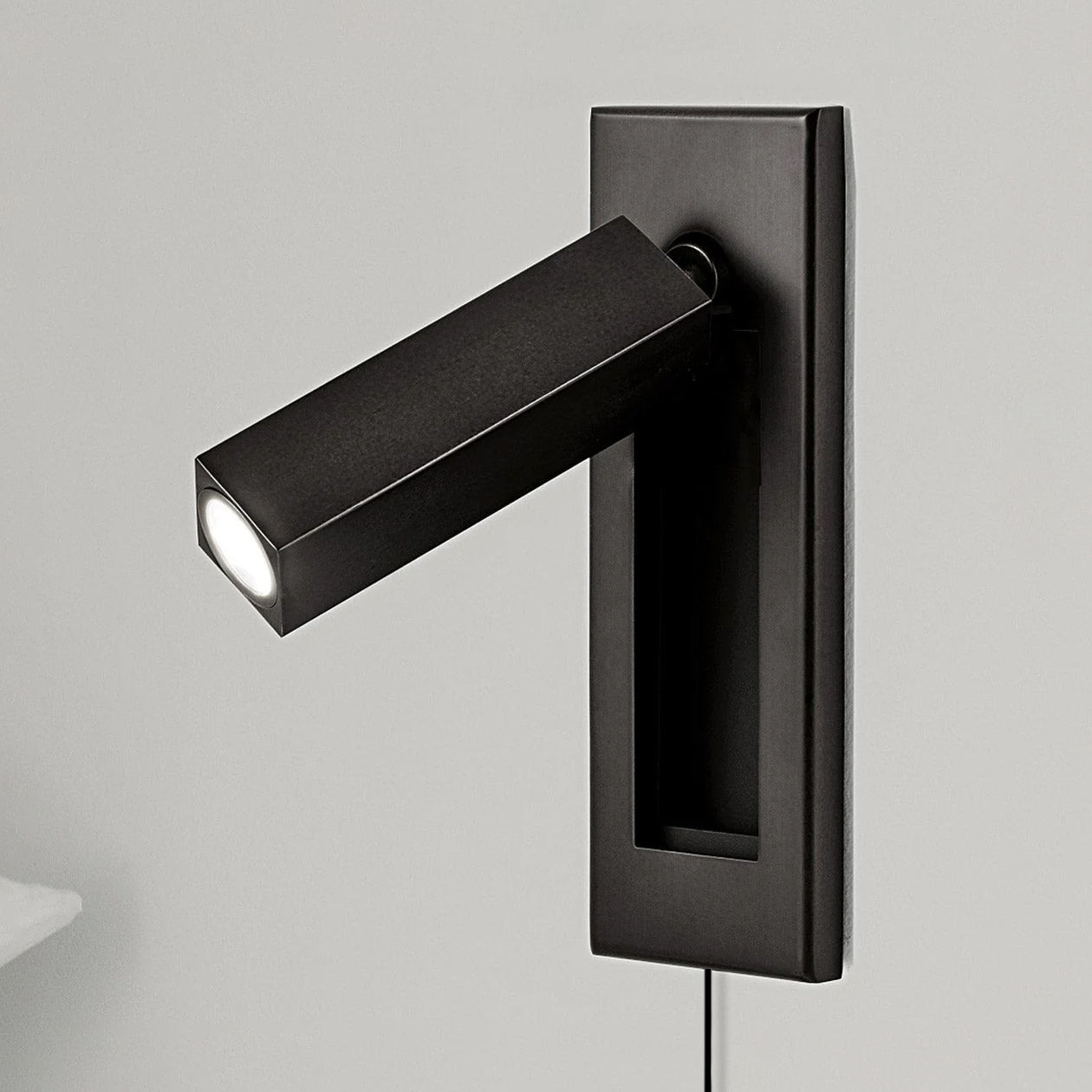 Embedded Bedside Plug-in Sconce Dia 5cm x H 15.5cm square (Hidden switch) / Matt Black / US Plug 1001 Wall lamp