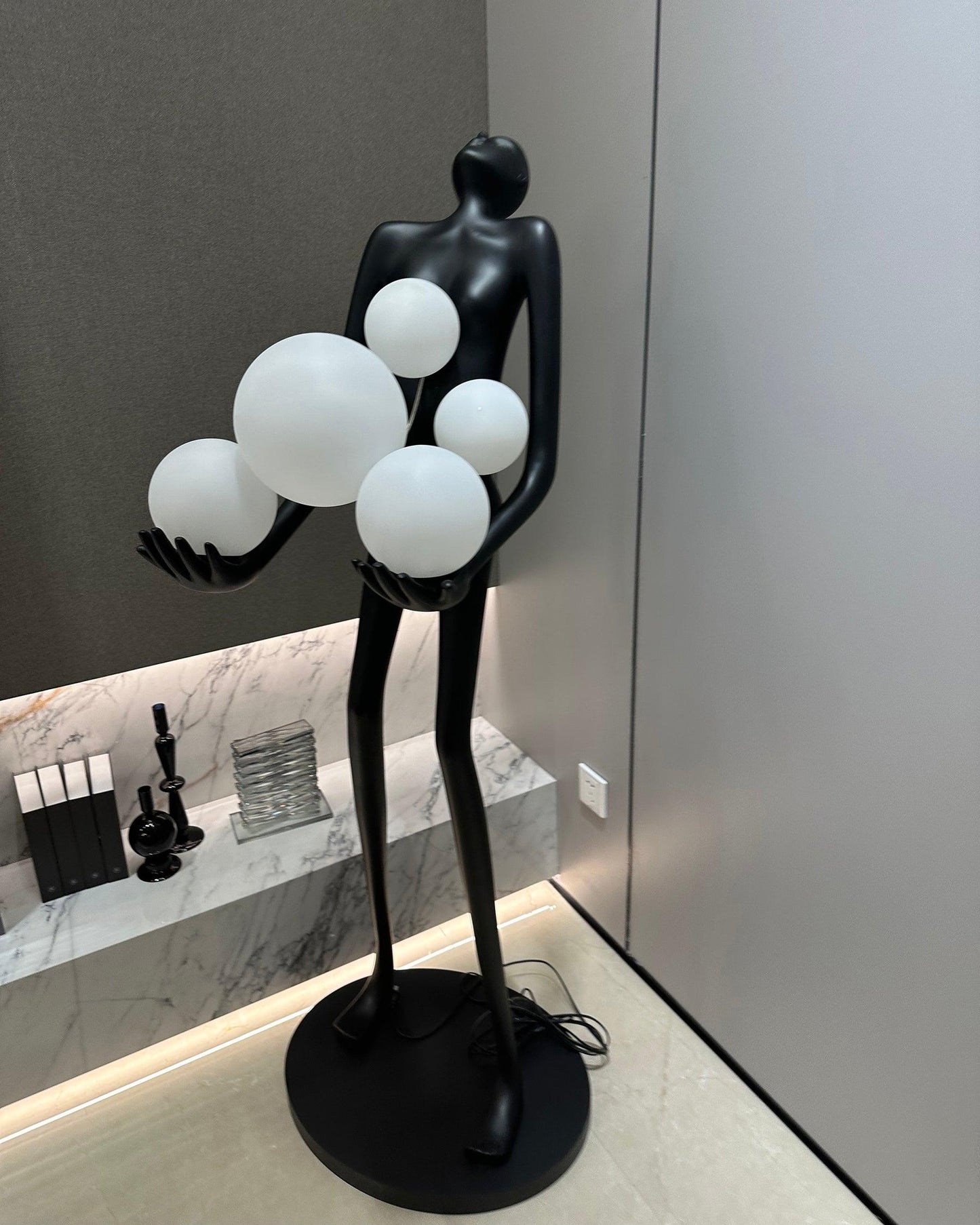 Embrace Sculpture Floor Lamp Floor lamp