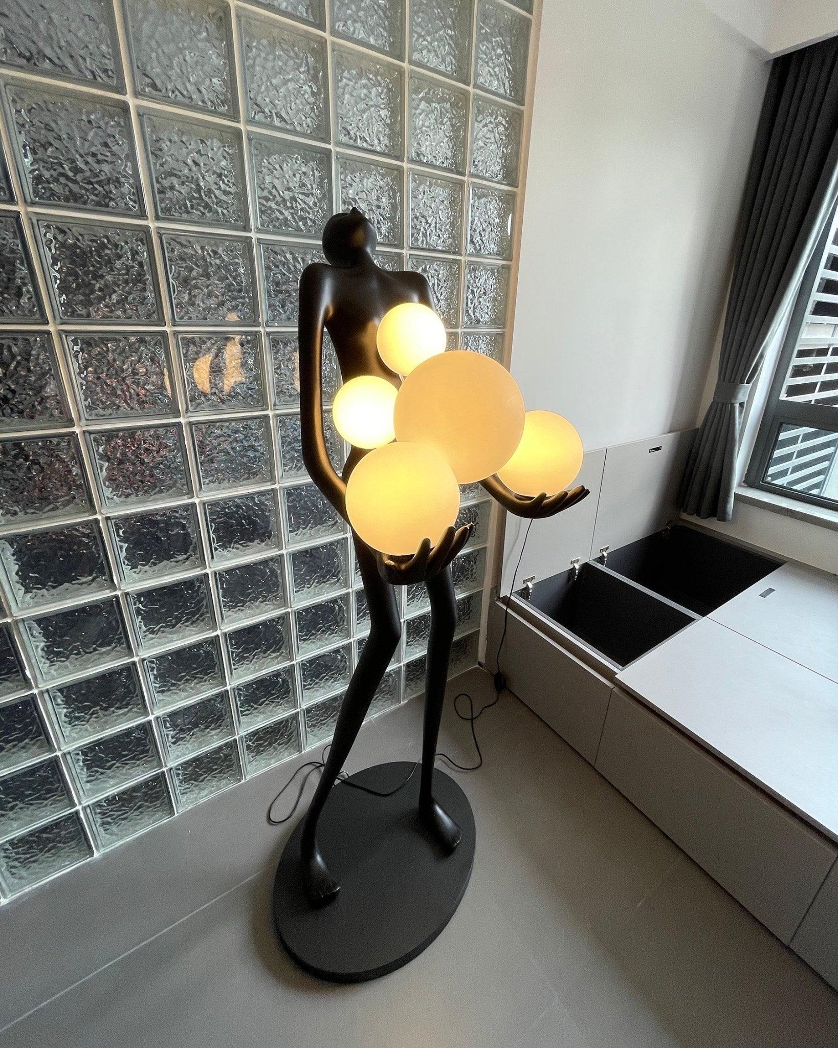 Embrace Sculpture Floor Lamp Floor lamp