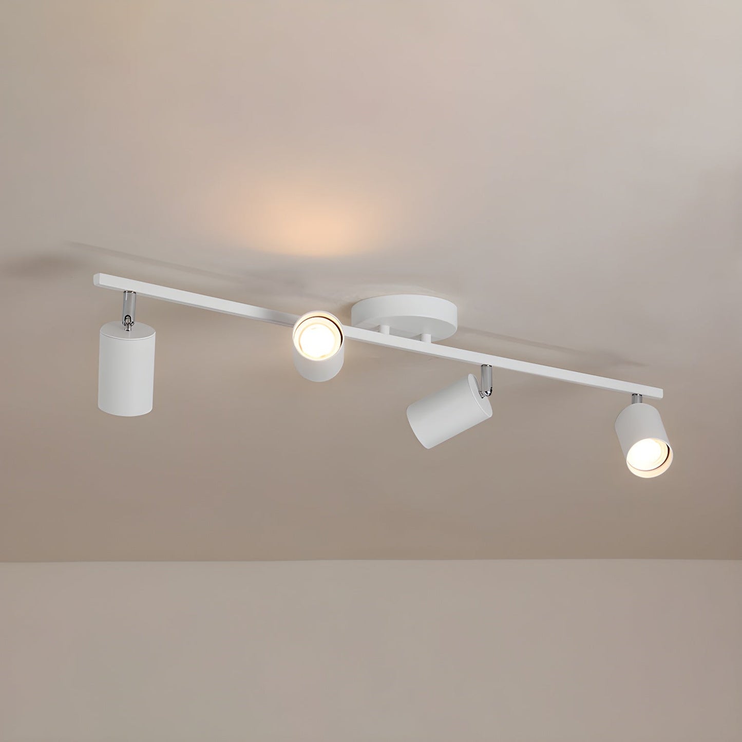 Evanna Ceiling Light 4 heads: L 31.5″ x H 3.3″ / White / Warm Light