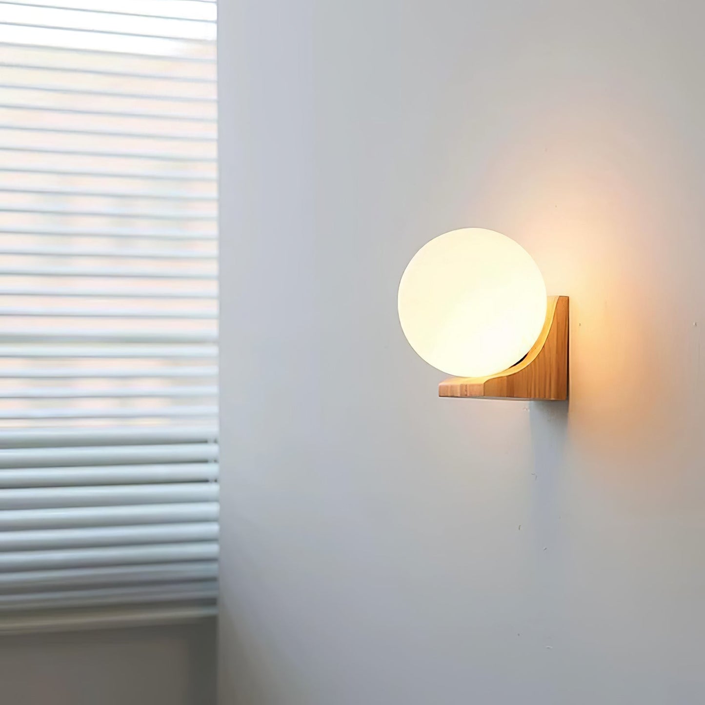 Evelyn Orb Wall Lamp Wall lamp