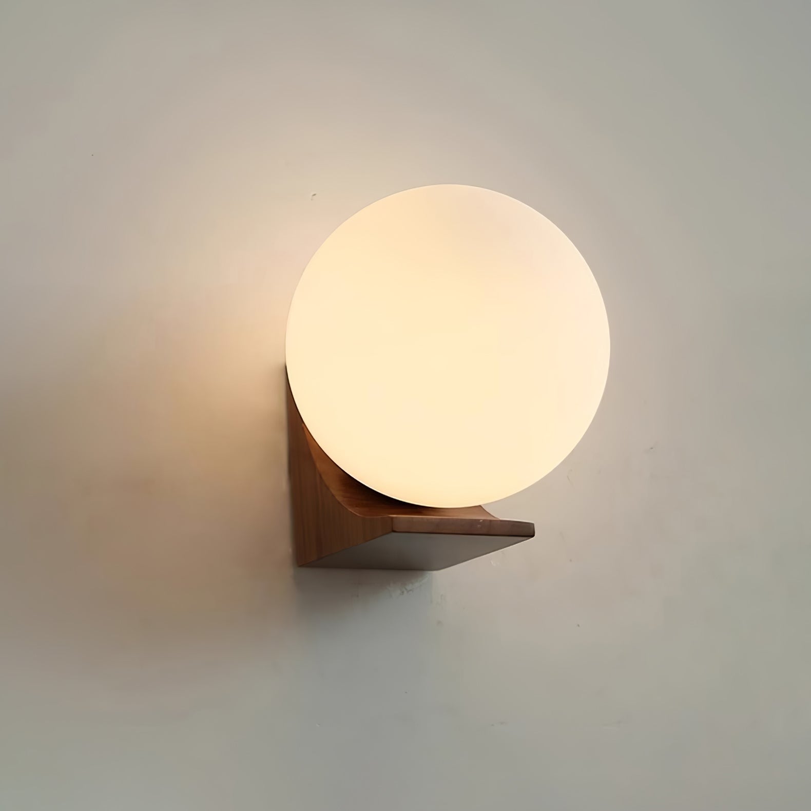 Evelyn Orb Wall Lamp Wall lamp
