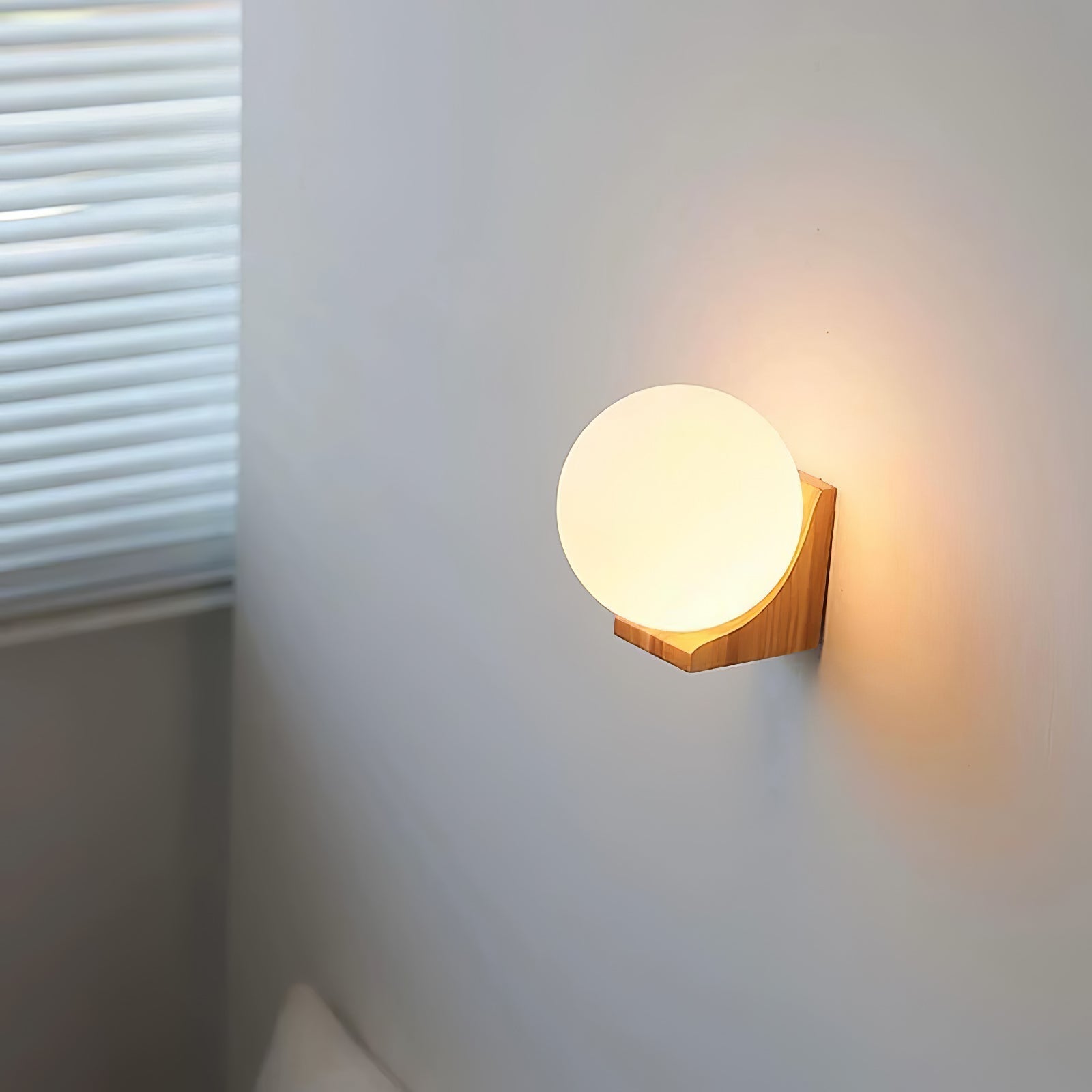 Evelyn Orb Wall Lamp Wall lamp
