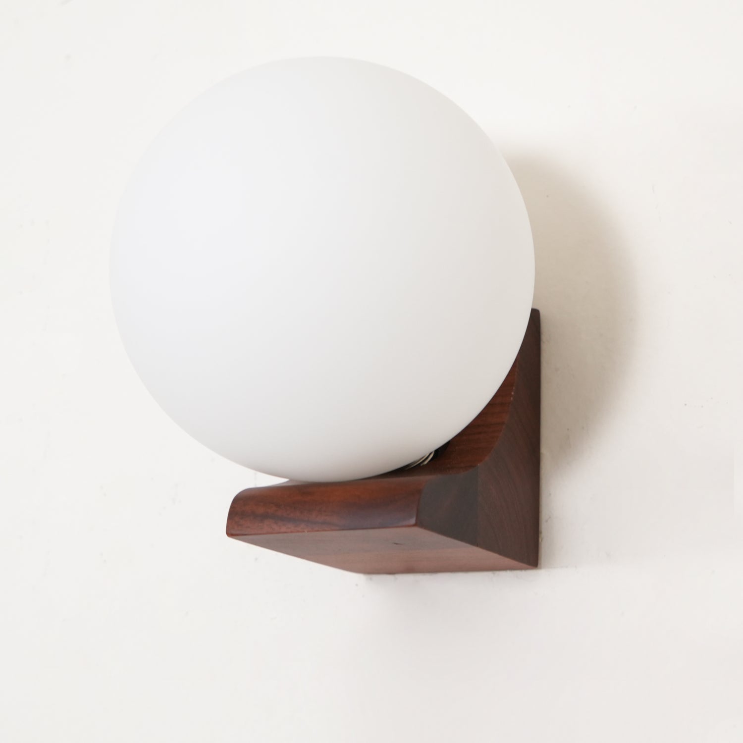 Evelyn Orb Wall Lamp Wall lamp