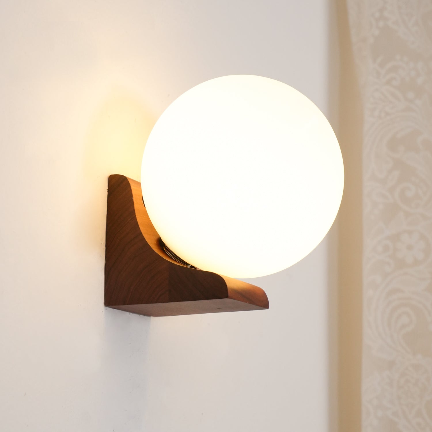 Evelyn Orb Wall Lamp Wall lamp