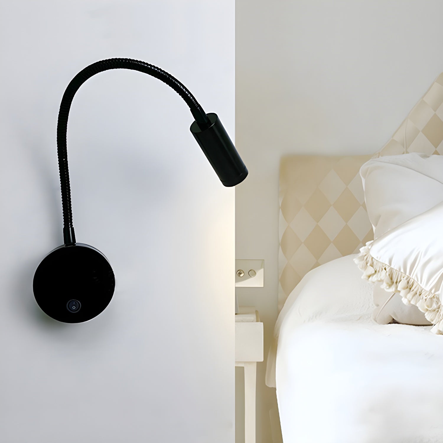 Felix Flex Reading Wall Lamp ? 2.8″ x H 11.8″ / Black / Warm Light 1001 Wall lamp