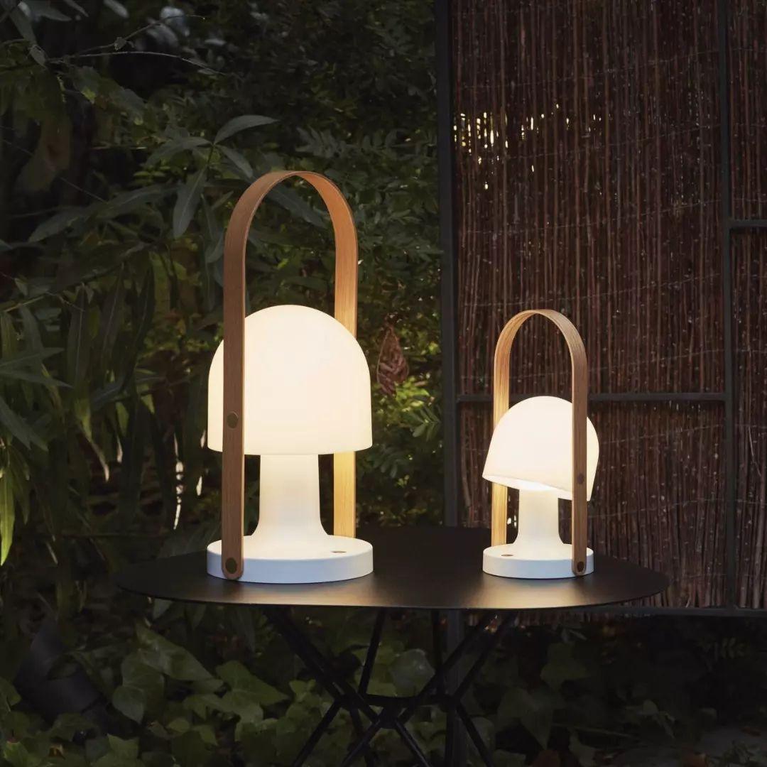 Portable Glass Charging Table Lamp ? 8.3″ x H 20.9″ / Dia 21cm x H 53cm / White / Charge Table lamp