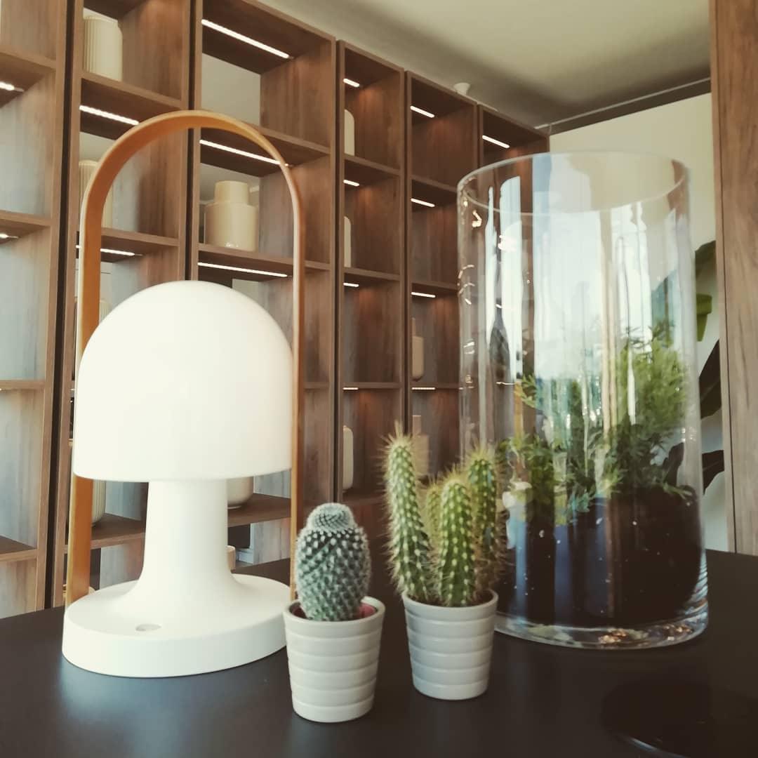 Portable Glass Charging Table Lamp ? 8.3″ x H 20.9″ / Dia 21cm x H 53cm / White / Charge Table lamp
