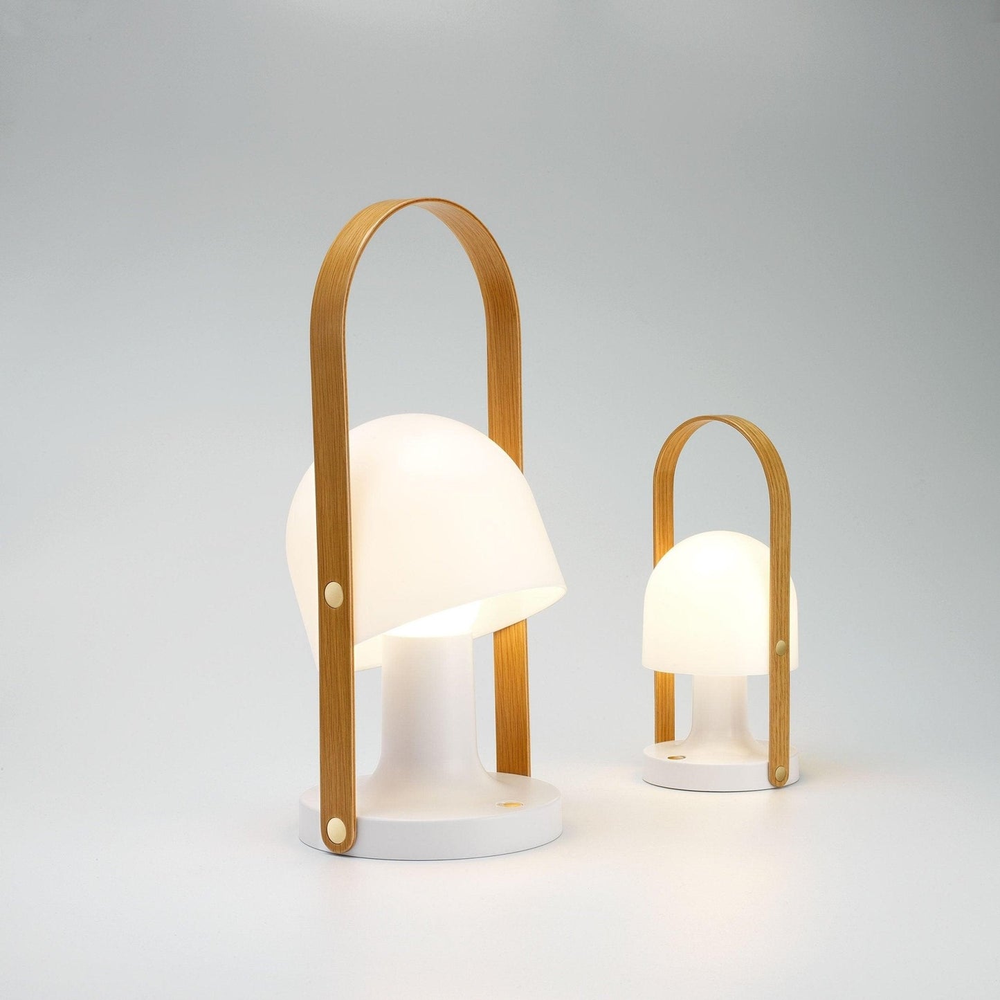 Portable Glass Charging Table Lamp ? 8.3″ x H 20.9″ / Dia 21cm x H 53cm / White / Charge Table lamp