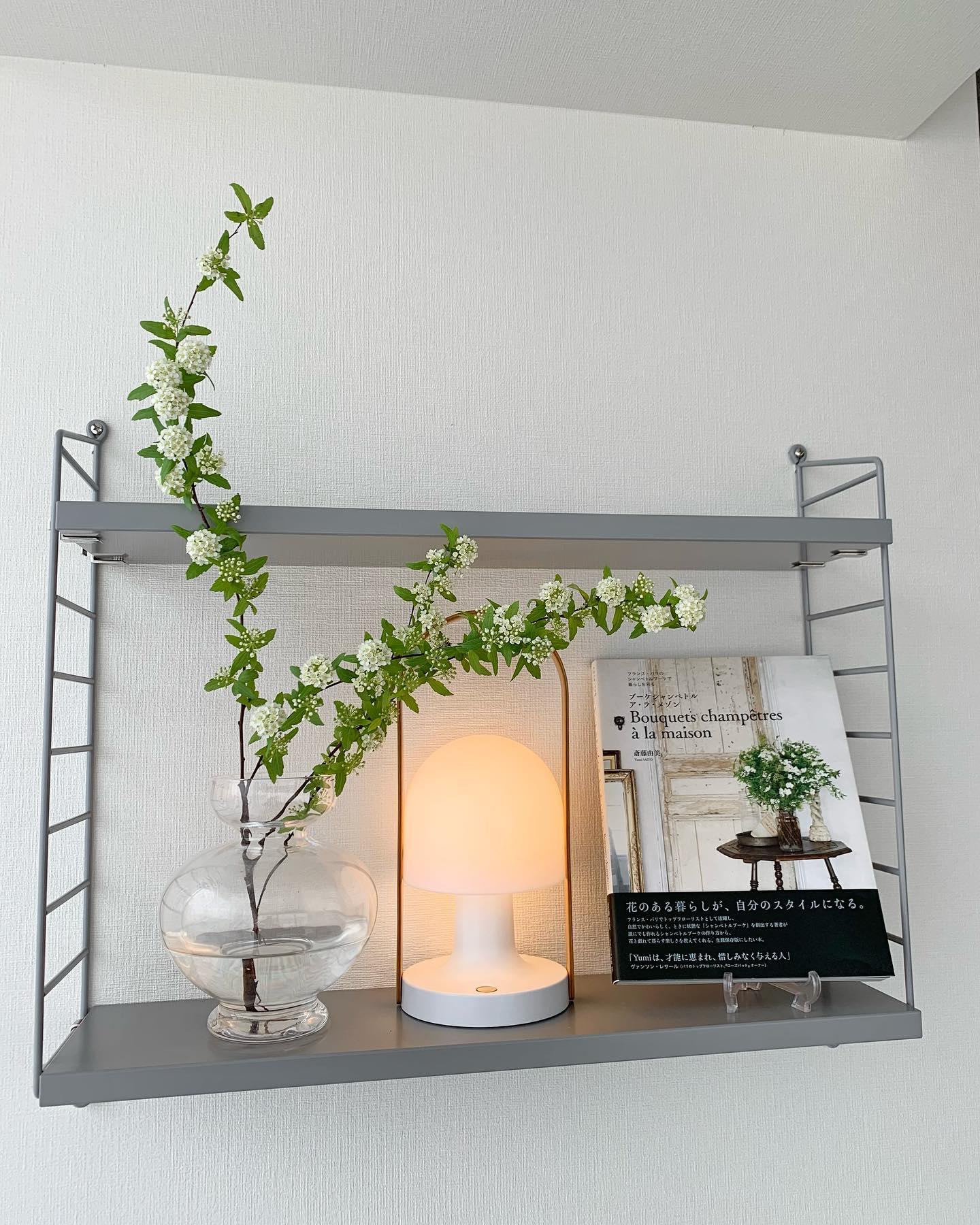 Portable Glass Charging Table Lamp ? 8.3″ x H 20.9″ / Dia 21cm x H 53cm / White / Charge Table lamp