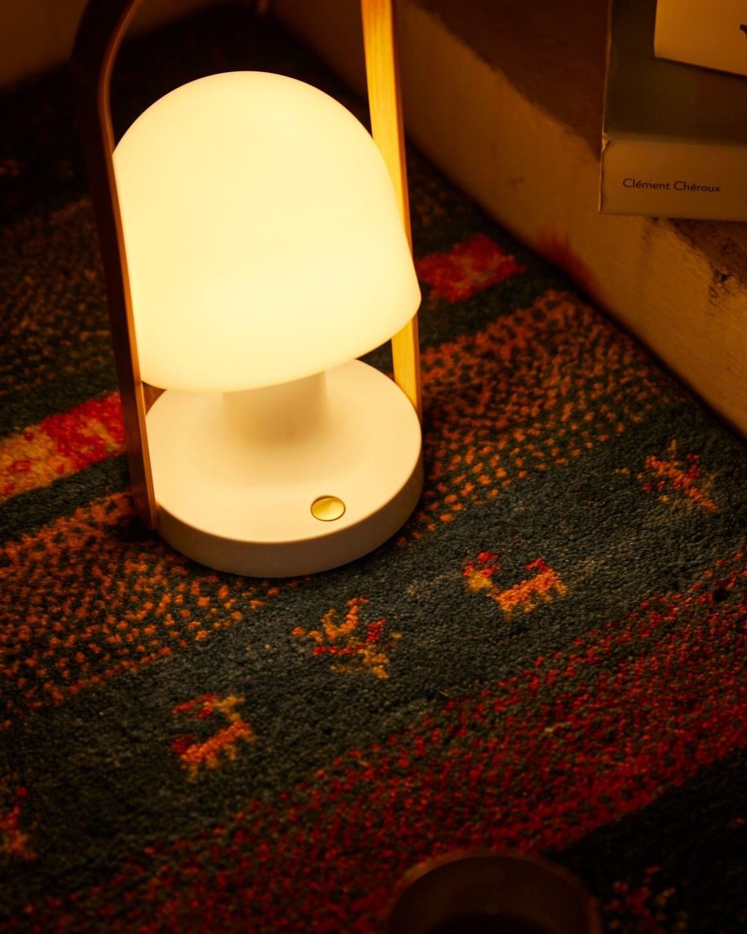 Portable Glass Charging Table Lamp ? 8.3″ x H 20.9″ / Dia 21cm x H 53cm / White / Charge Table lamp