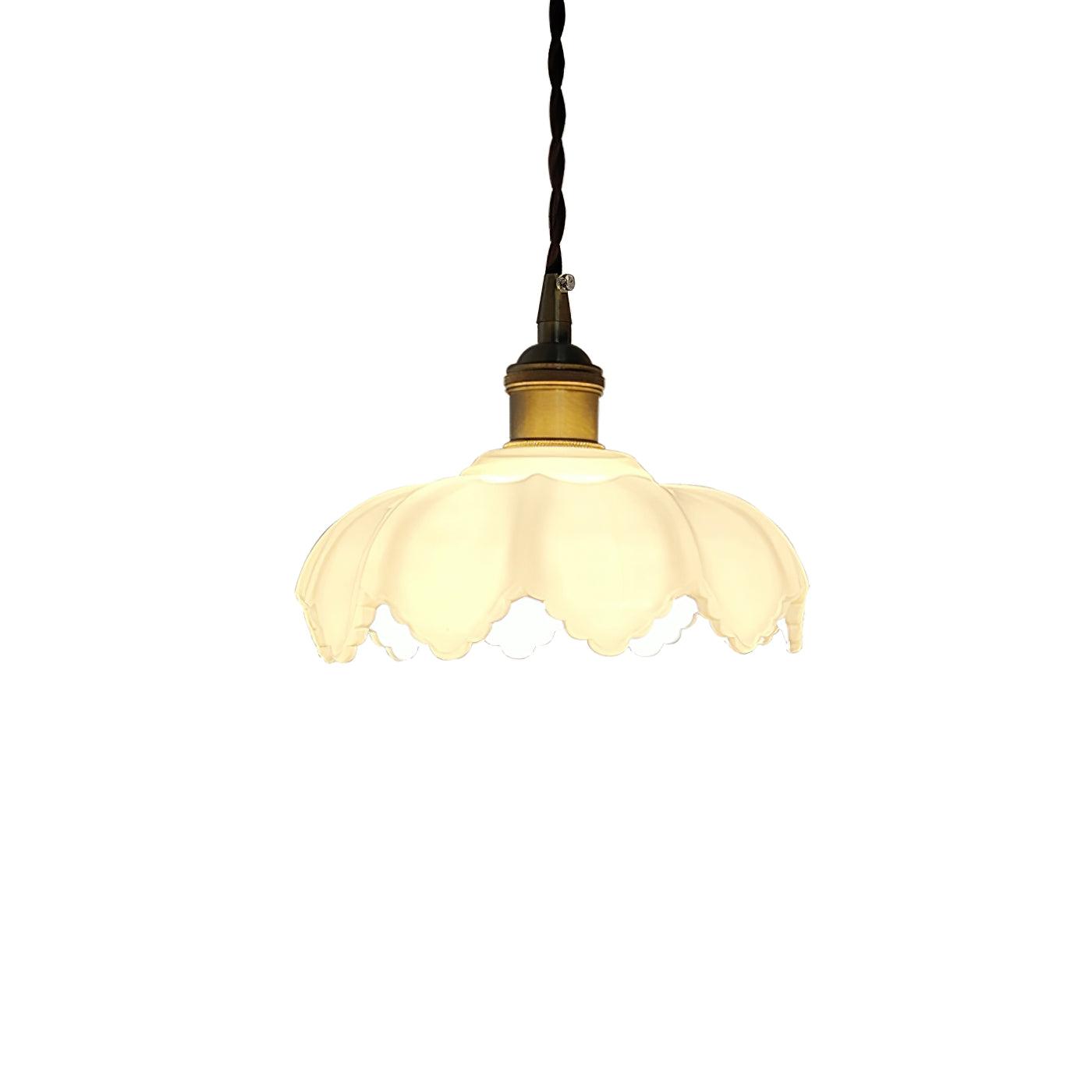 French Petal Pendant Light ? 7.1″ x H 5.9″ / Dia 18cm x H 15cm / Gold & White Pendant light