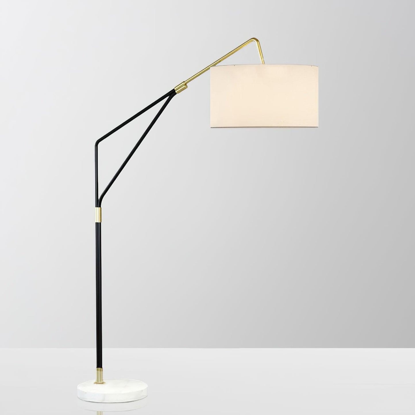 Gabby Fulton Floor Lamp L 47.2″ x H 70.9″ / L 120cm x H 180cm / Black + White / US plug Floor lamp