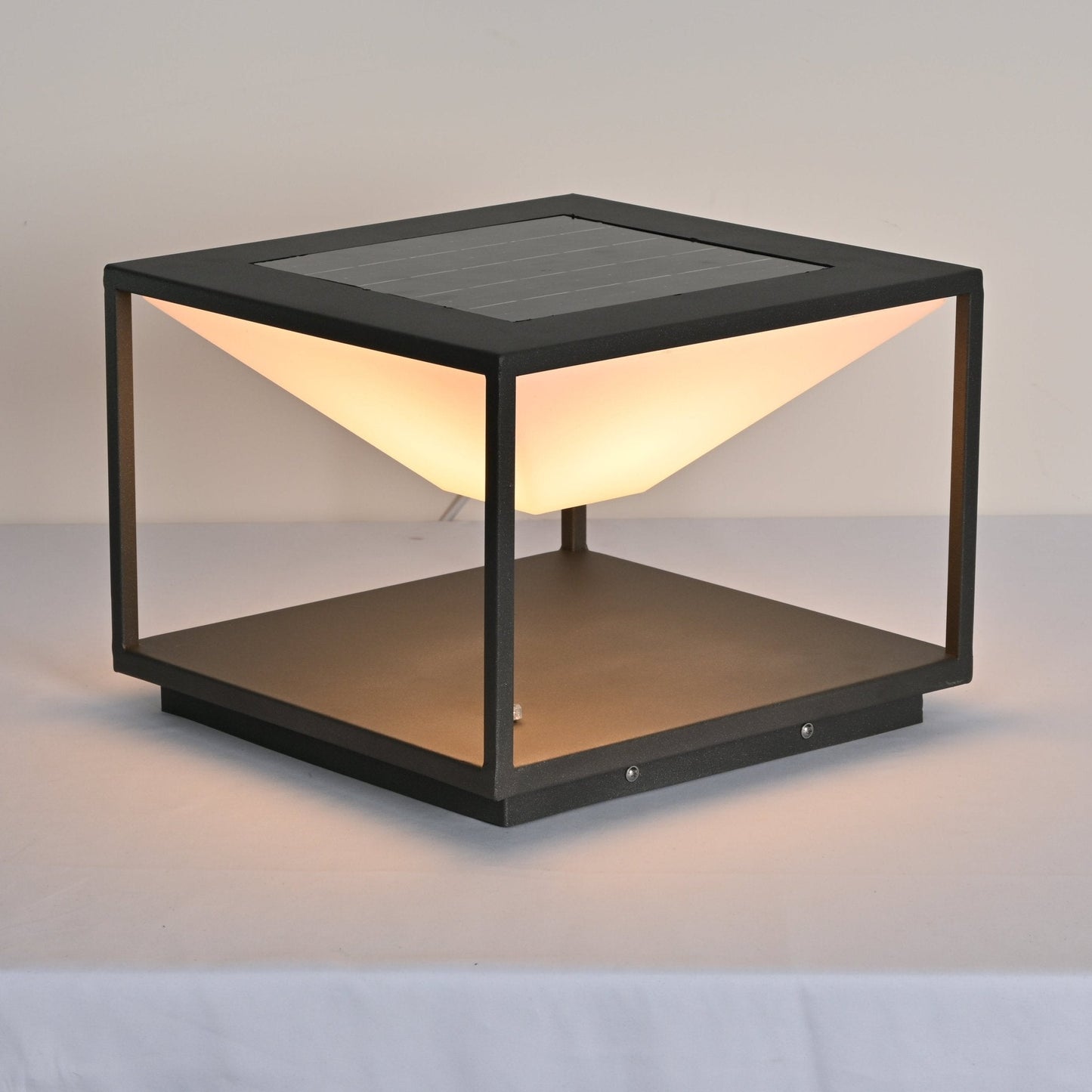 Geo Frame Solar Outdoor Light