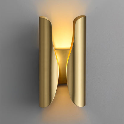 Guardian Wall Sconce W 8.3″ x H 15″ / W 21cm x H 38cm / Brushed brass Wall lamp