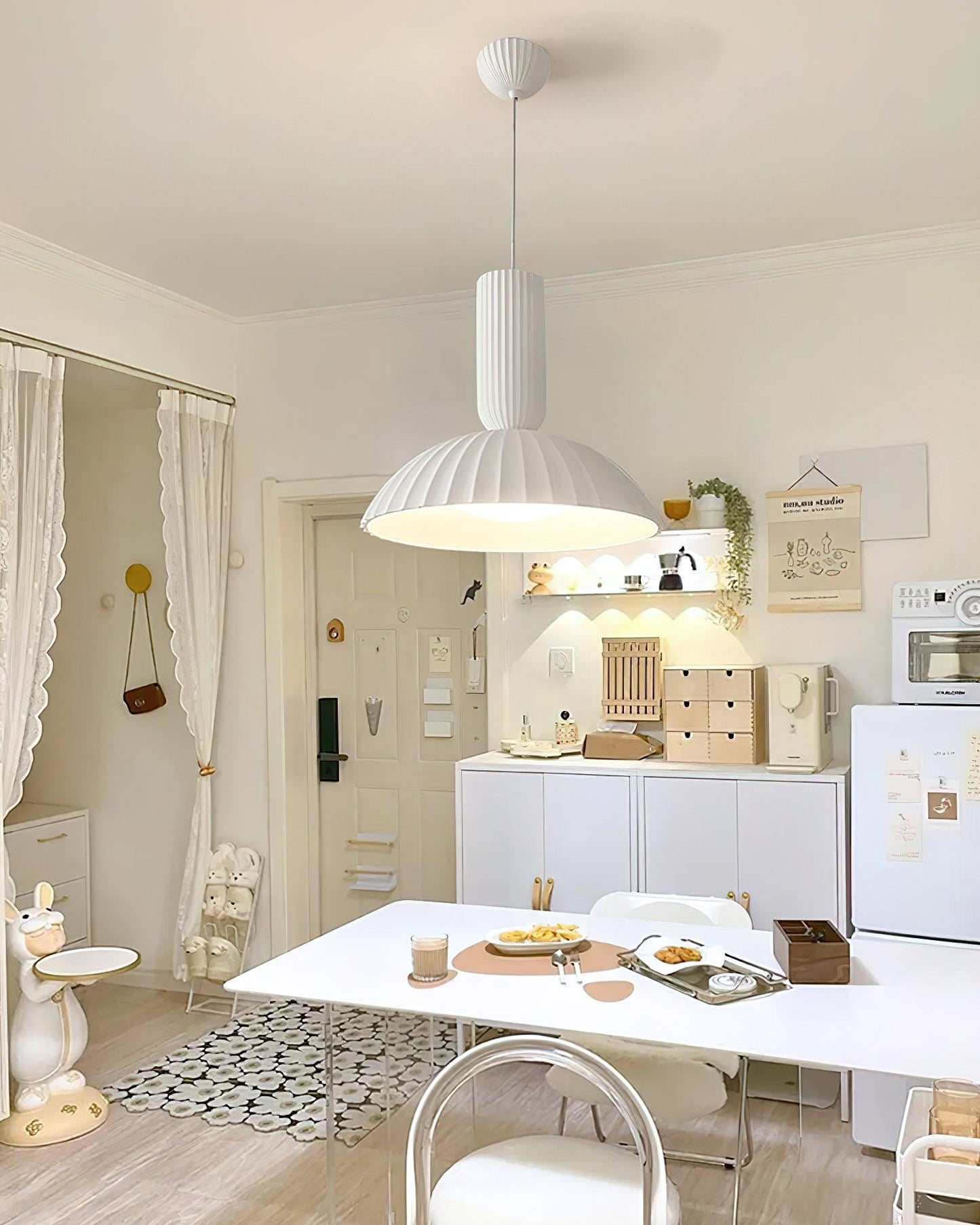Resin Apollo Pendant Light Pendant light