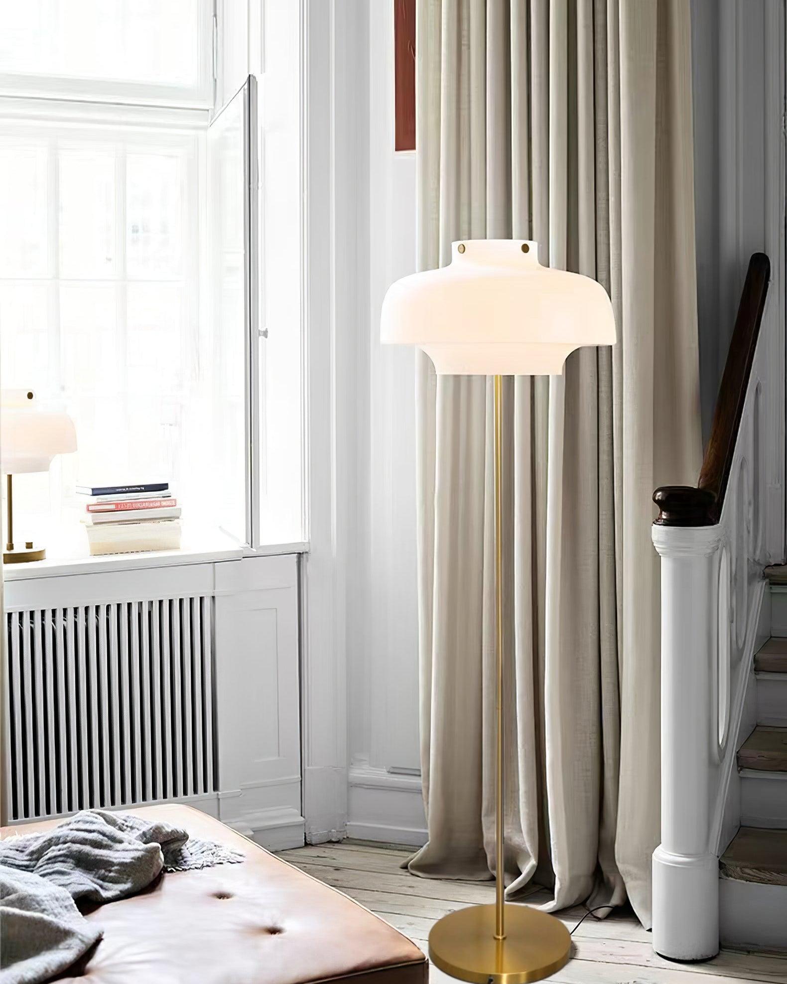 Meridian Floor Lamp Floor lamp