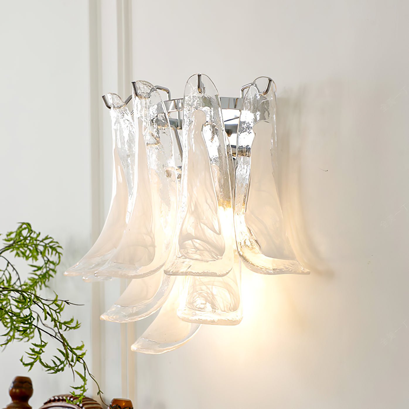 Horseshoe Wall Lamp ? 15.4″ x H 13″ / Chrome & White Wall lamp