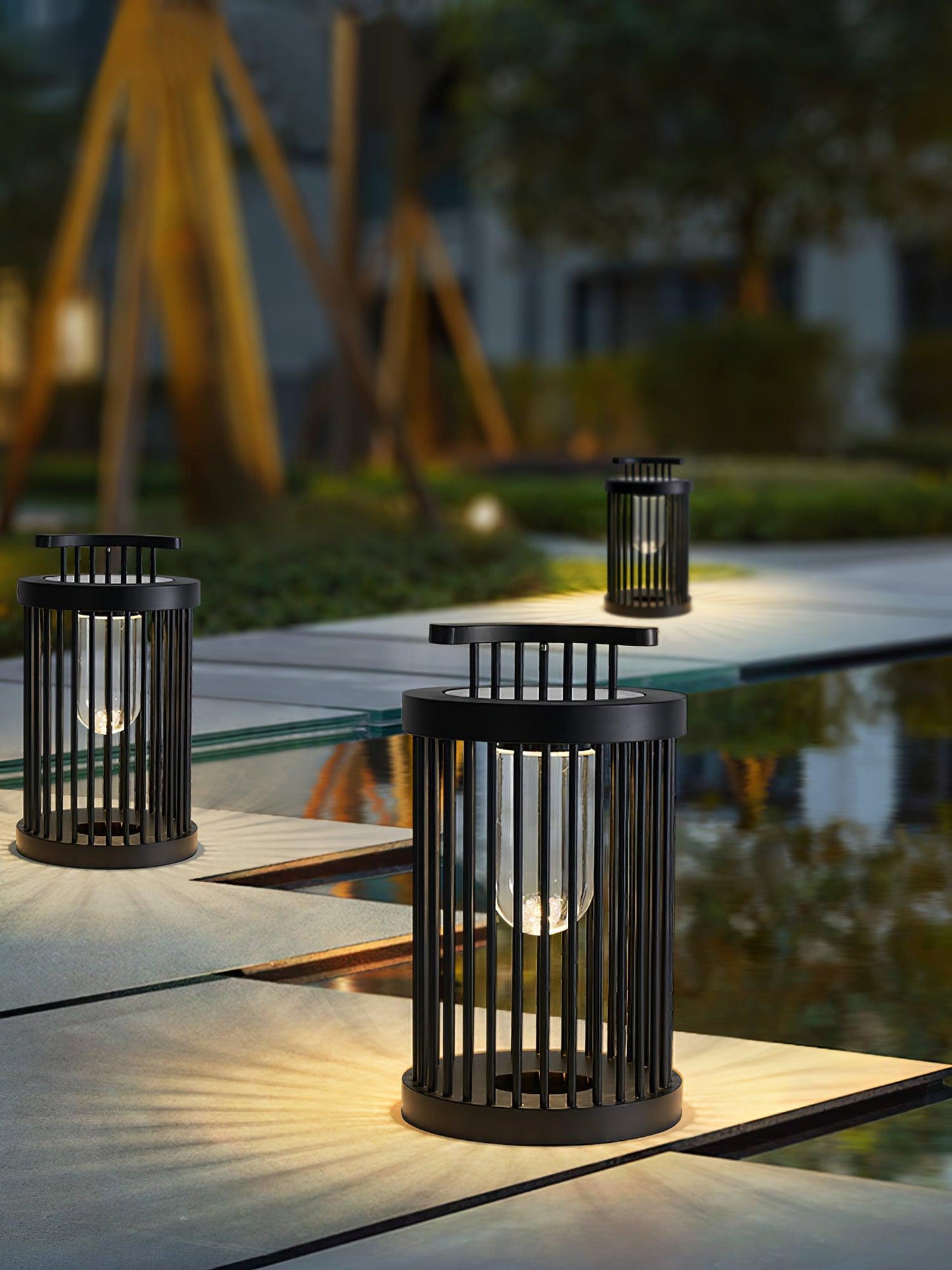 Hurricane Ruhlmann Outdoor Light Dia 11.8″ x H 20.5″ / Dia 30cm x H 52cm / Black / Solar power storage Table lamp