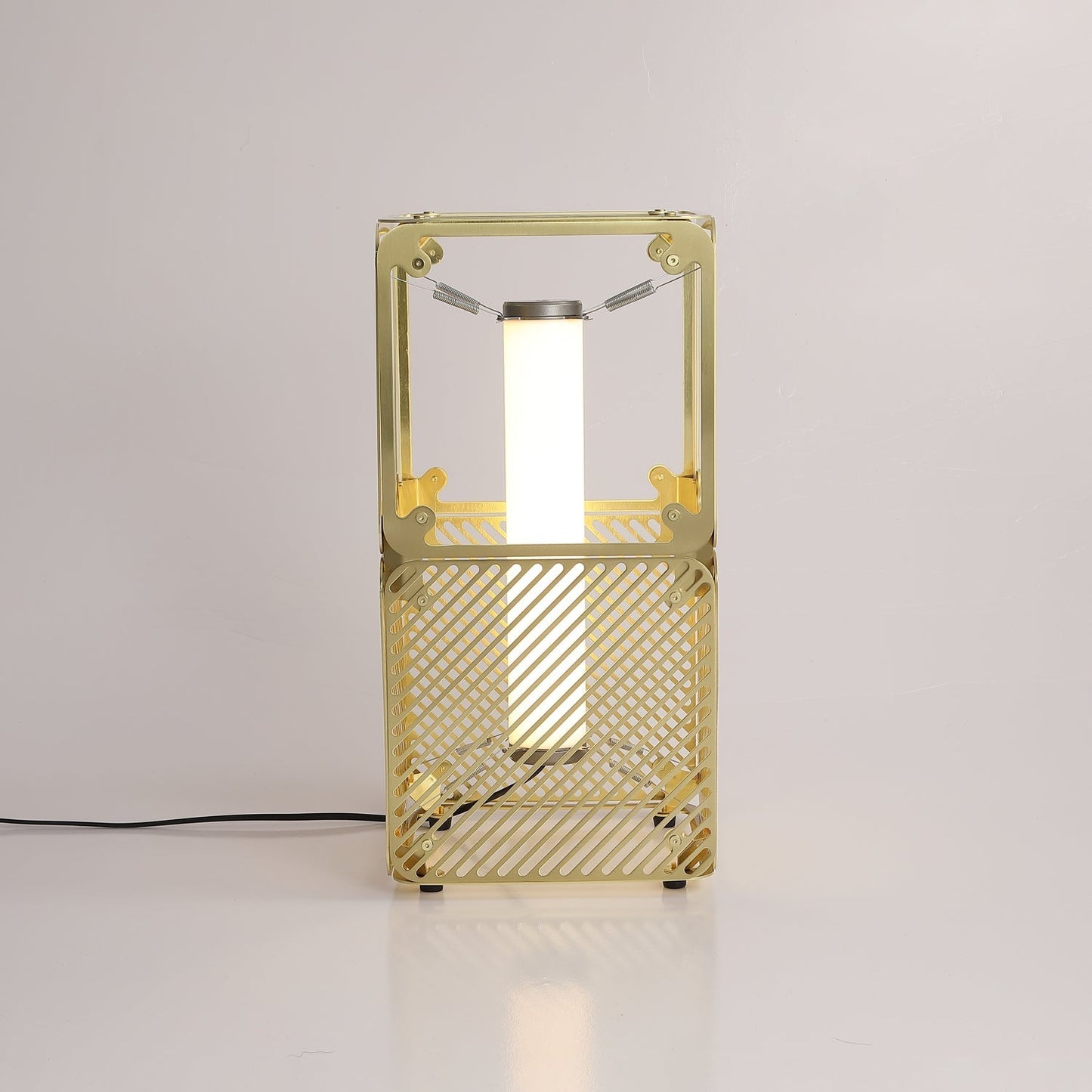 Hyperqube Table Lamp L 9.3″ x W 9.3″ x H 18.3″ / Warm Light / US Plug Table lamp