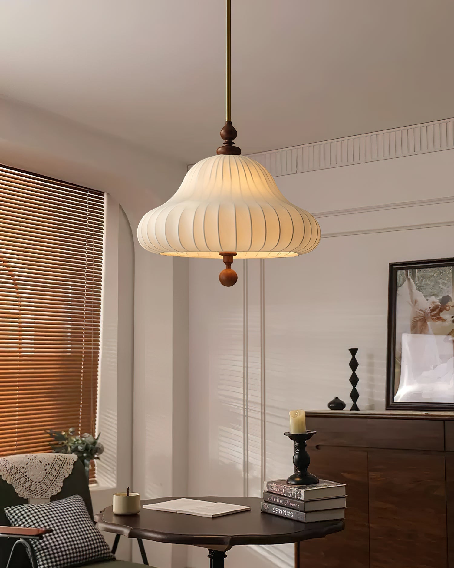 Isabella Bloom Pendant Light ? 19.7″ x H 17.7″ / Gold & White Pendant light