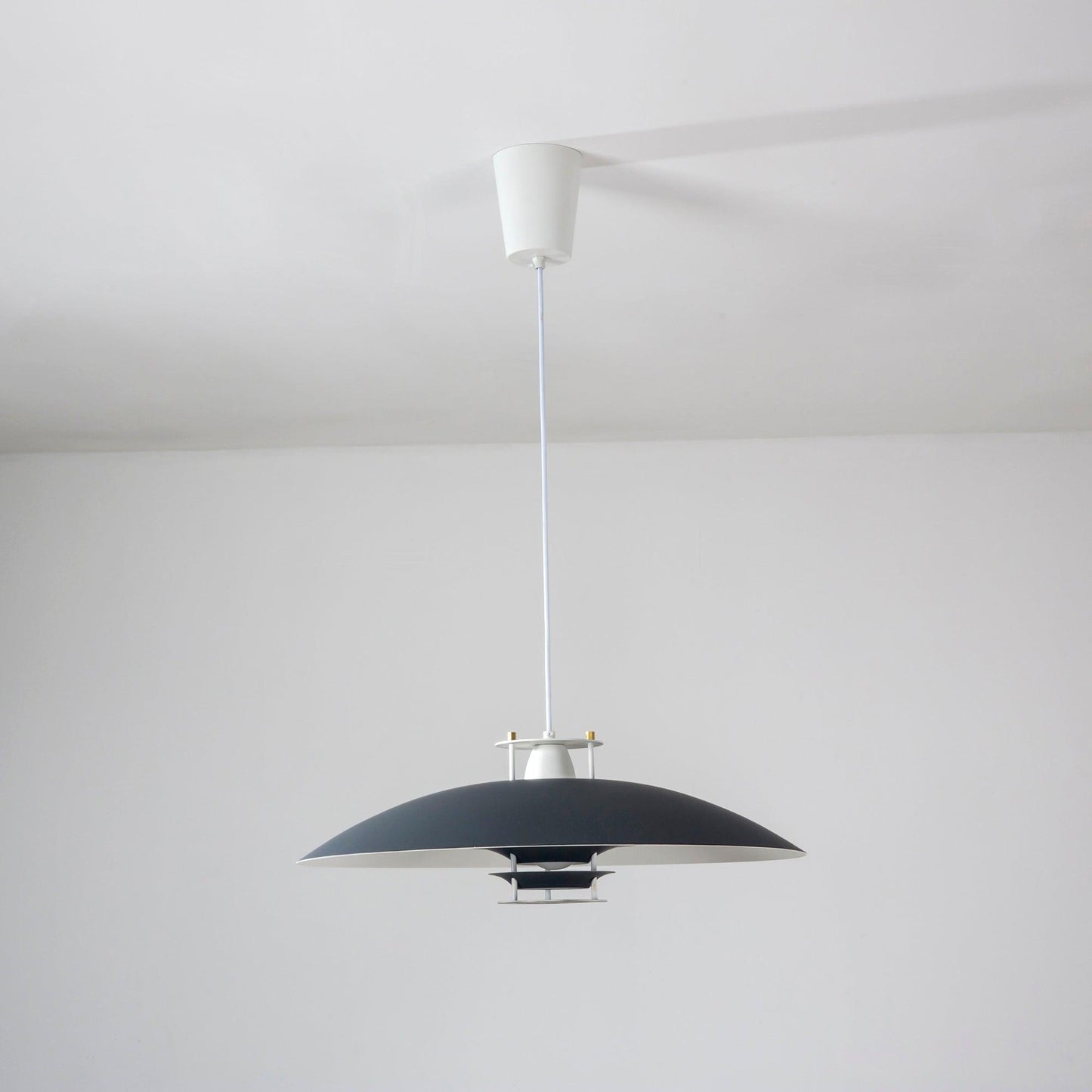 JL 341 Pendant Light ? 17.7″ x H 6.3″ / Dia 45cm x H 16cm / Black blue Pendant light