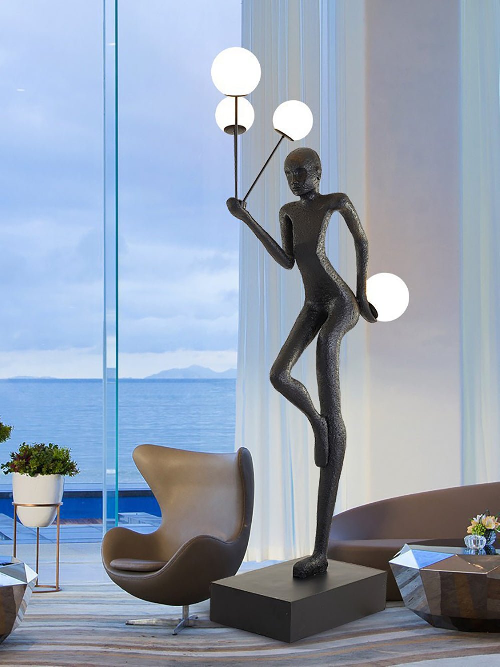 Juggling Sculptor Floor Lamp Floor lamp