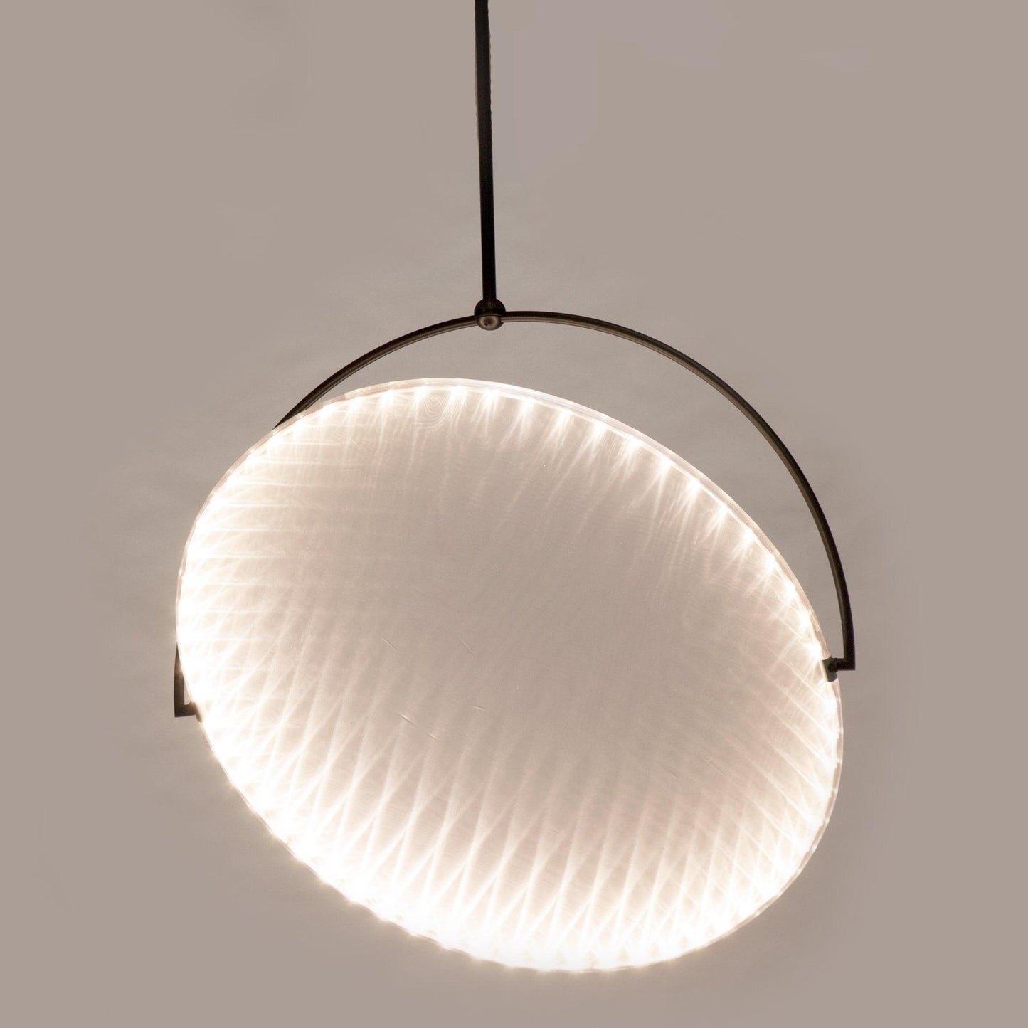 Kepler Pendant Light Dia 13.8″ x H 13″ / Dia 35cm x H 33cm / Black / Warm White Pendant light