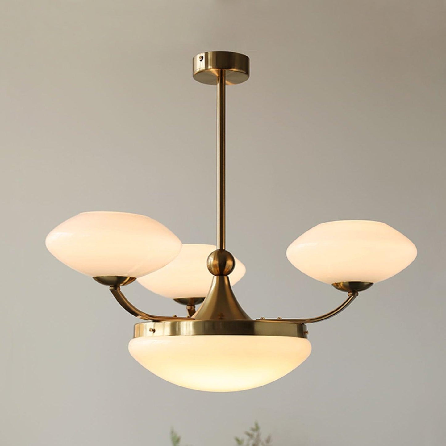 Keston Chandelier 4 heads ? 27.6″ x H 11″ / Dia 70cm x H 28cm / Gold + White Chandelier