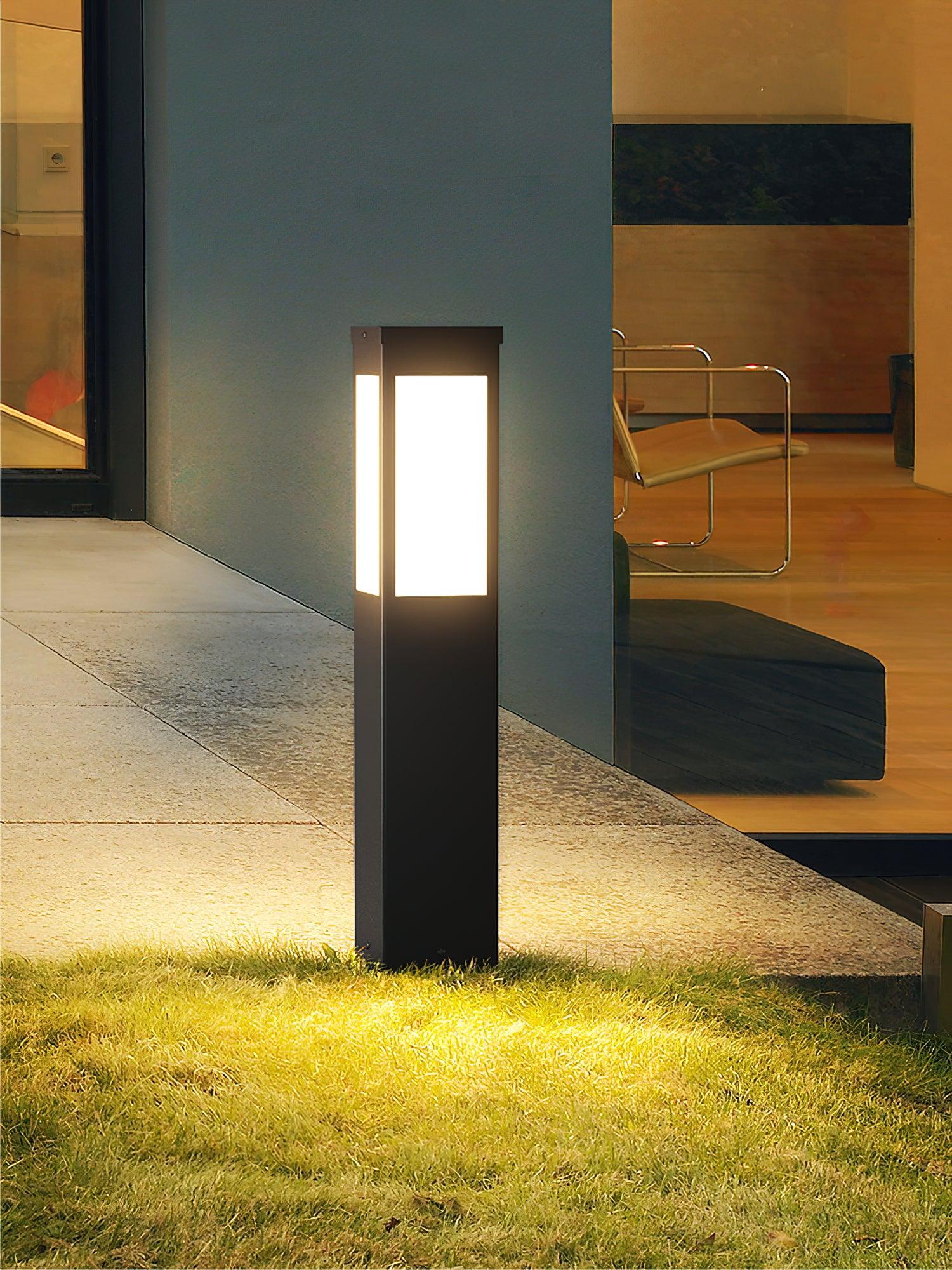 Kuzco Bollard Outdoor Light Dia 5.5″ x H 23.6″ / Dia 14cm x H 60cm / Black / Warm Light Outdoor Lighting