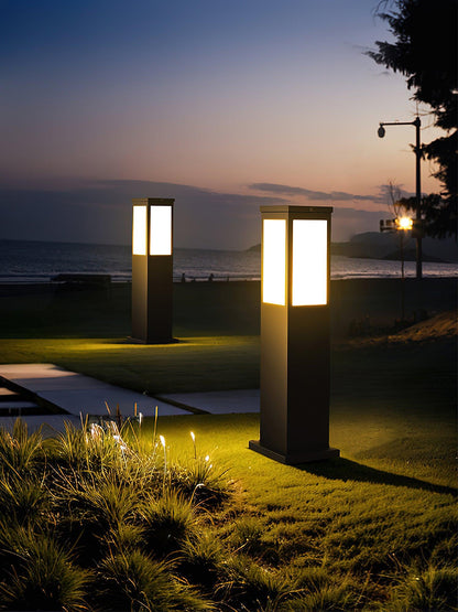 Kuzco Bollard Outdoor Light Dia 5.5″ x H 23.6″ / Dia 14cm x H 60cm / Black / Warm Light Outdoor Lighting