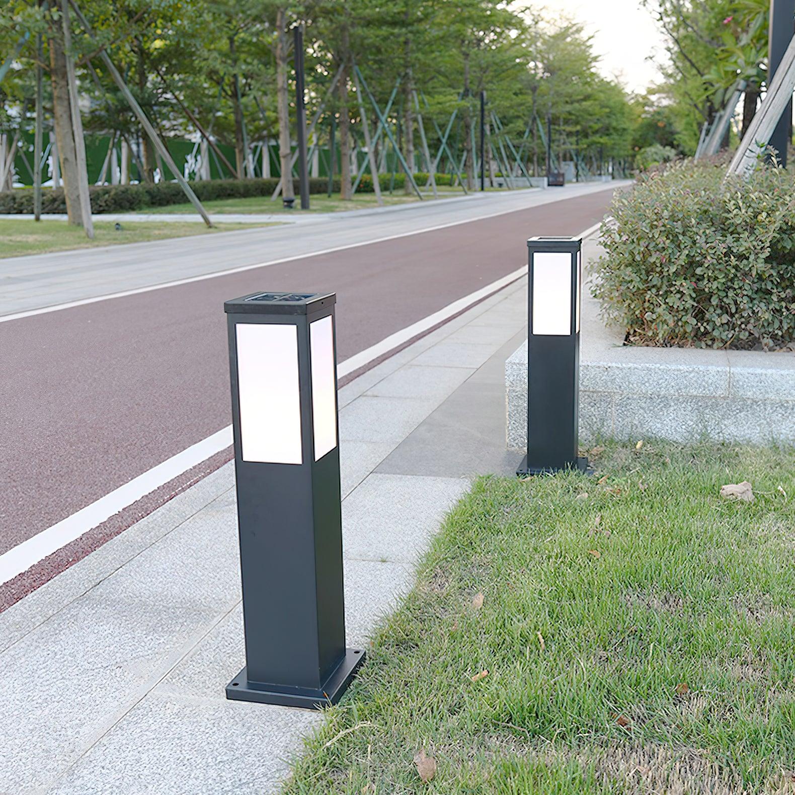Kuzco Bollard Outdoor Light Dia 5.5″ x H 23.6″ / Dia 14cm x H 60cm / Black / Warm Light Outdoor Lighting