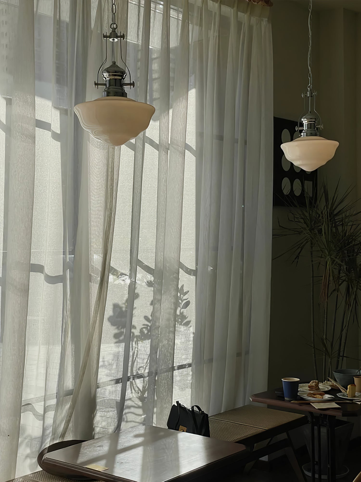 Lavagna Schoolhouse Pendant Light Dia 11.8″ x H 19.3″ / Dia 30cm x H 43cm / Chrome & White Pendant light
