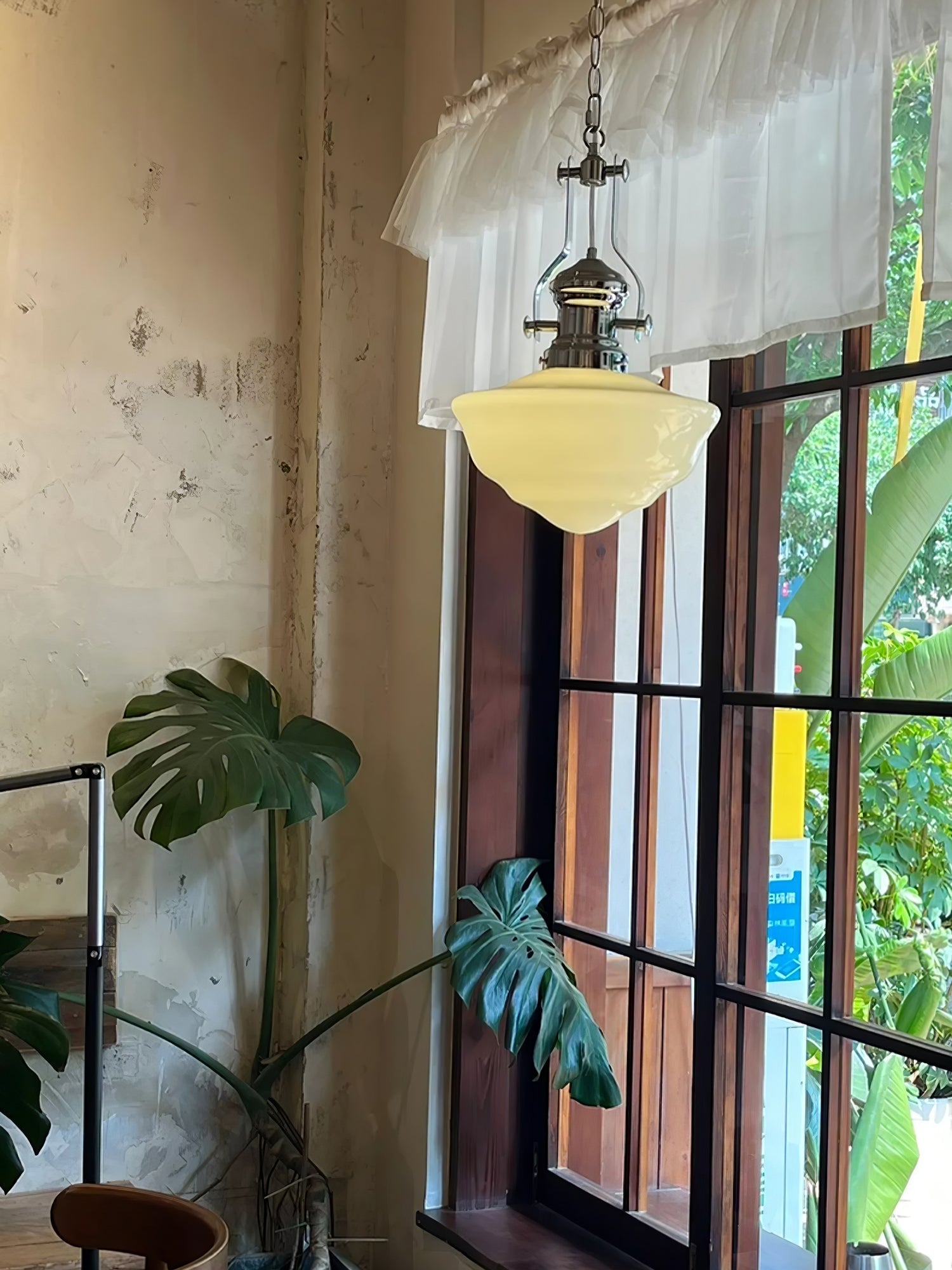 Lavagna Schoolhouse Pendant Light Dia 11.8″ x H 19.3″ / Dia 30cm x H 43cm / Chrome & White Pendant light