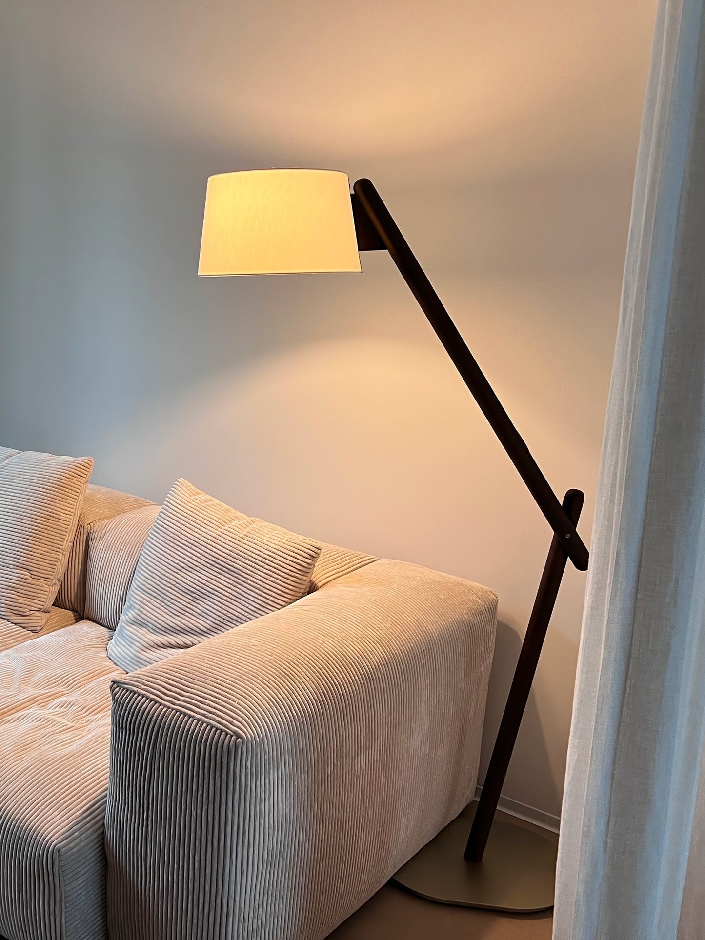 Lean Pivot Floor Lamp Floor lamp