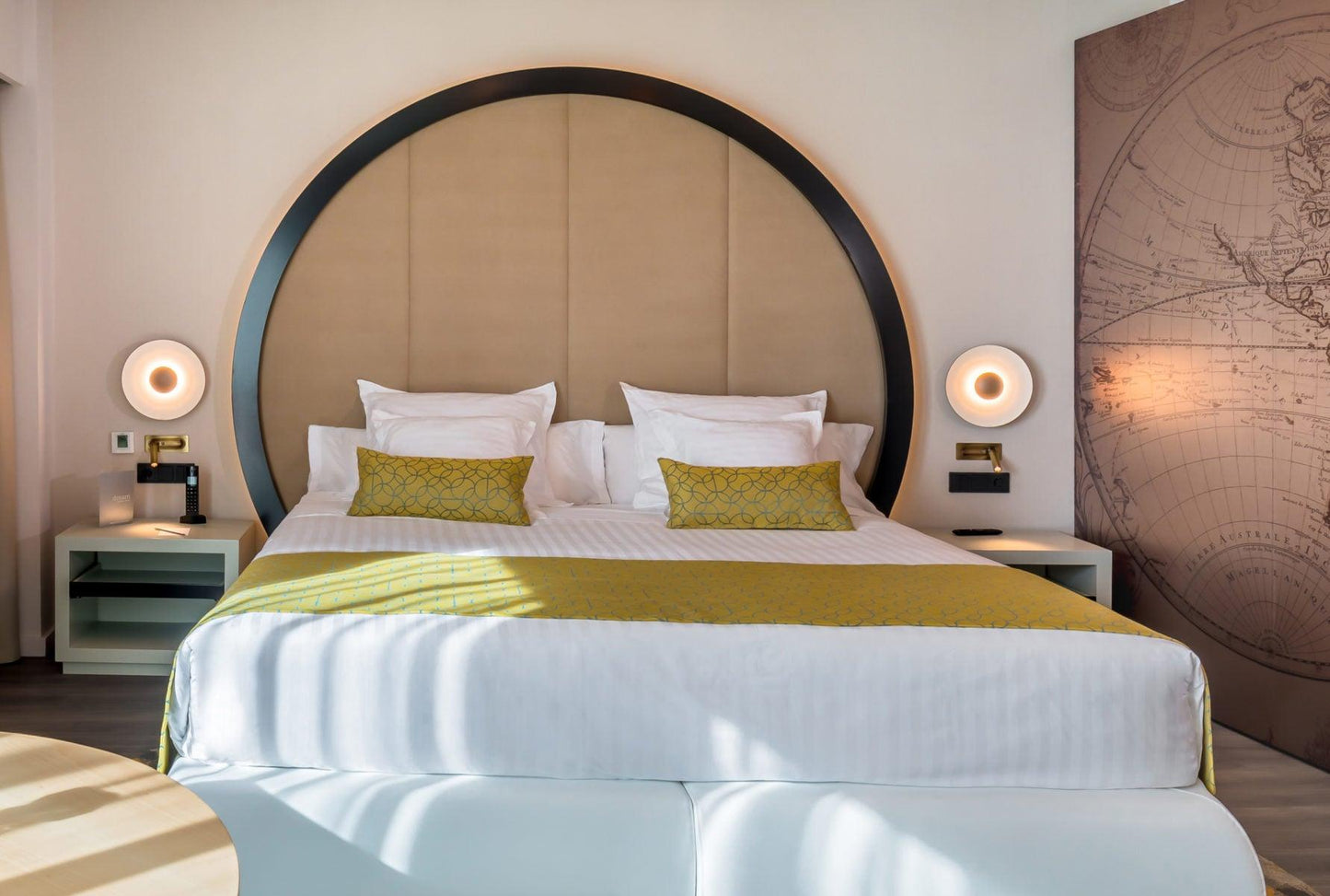 OmniLux Reading Lamp Wall lamp