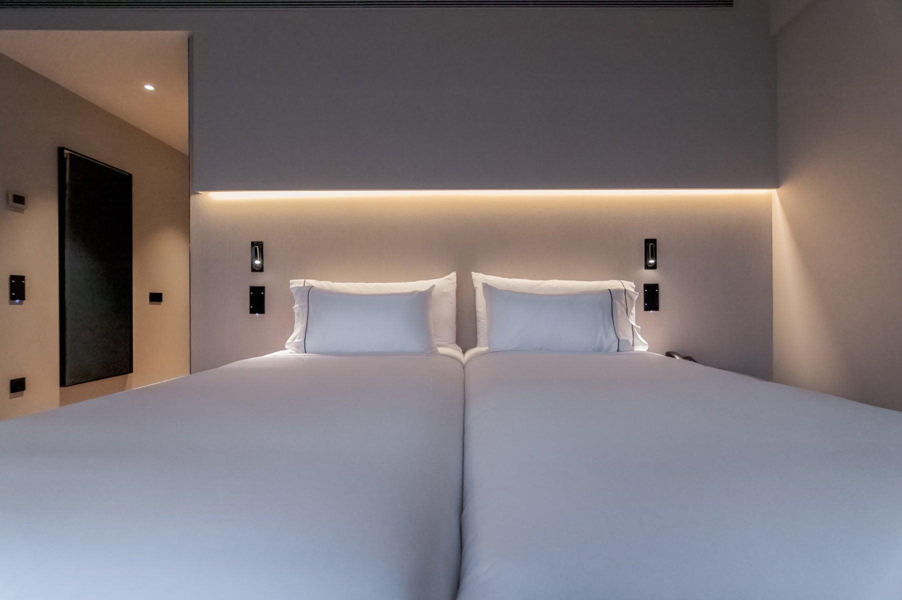 OmniLux Reading Lamp Wall lamp