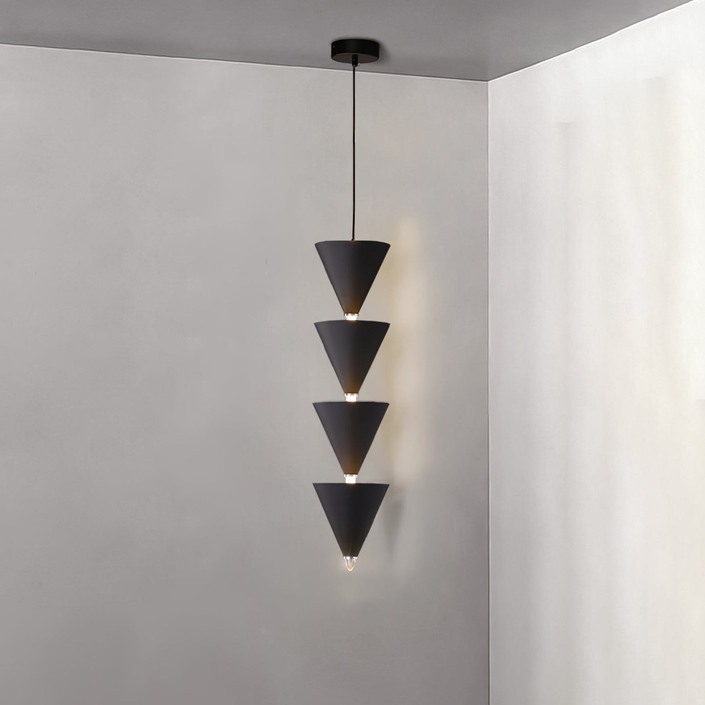 Legato Pendant Light 4 heads ? 6.7″ x H 23.4″ / Dia 17cm x H 59.5cm / Black / Warm Light Pendant light