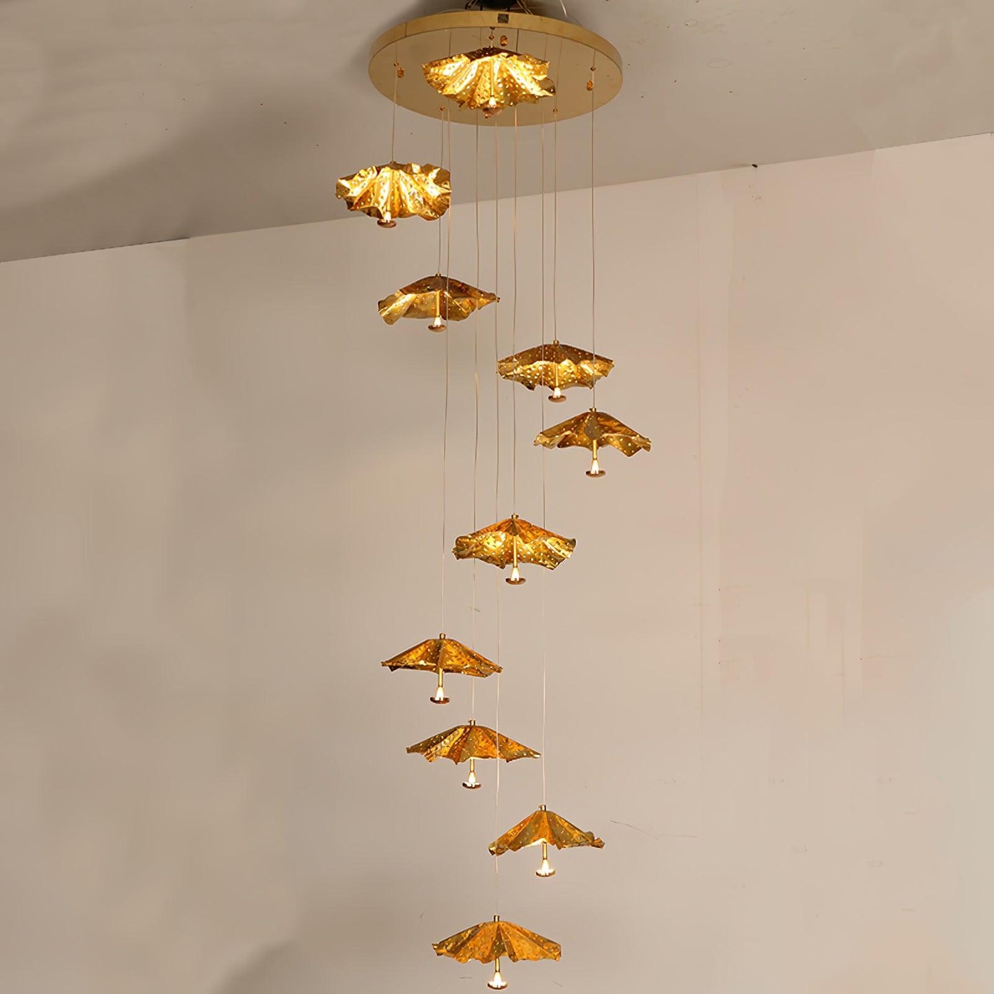 Livra Leaf Chandelier Chandelier