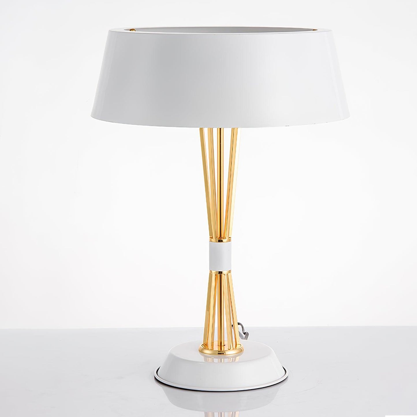 Lowrider Table Lamp Dia 13.7″ x H 18.8″ / Dia 35cm x H 48cm / White / US plug Table lamp