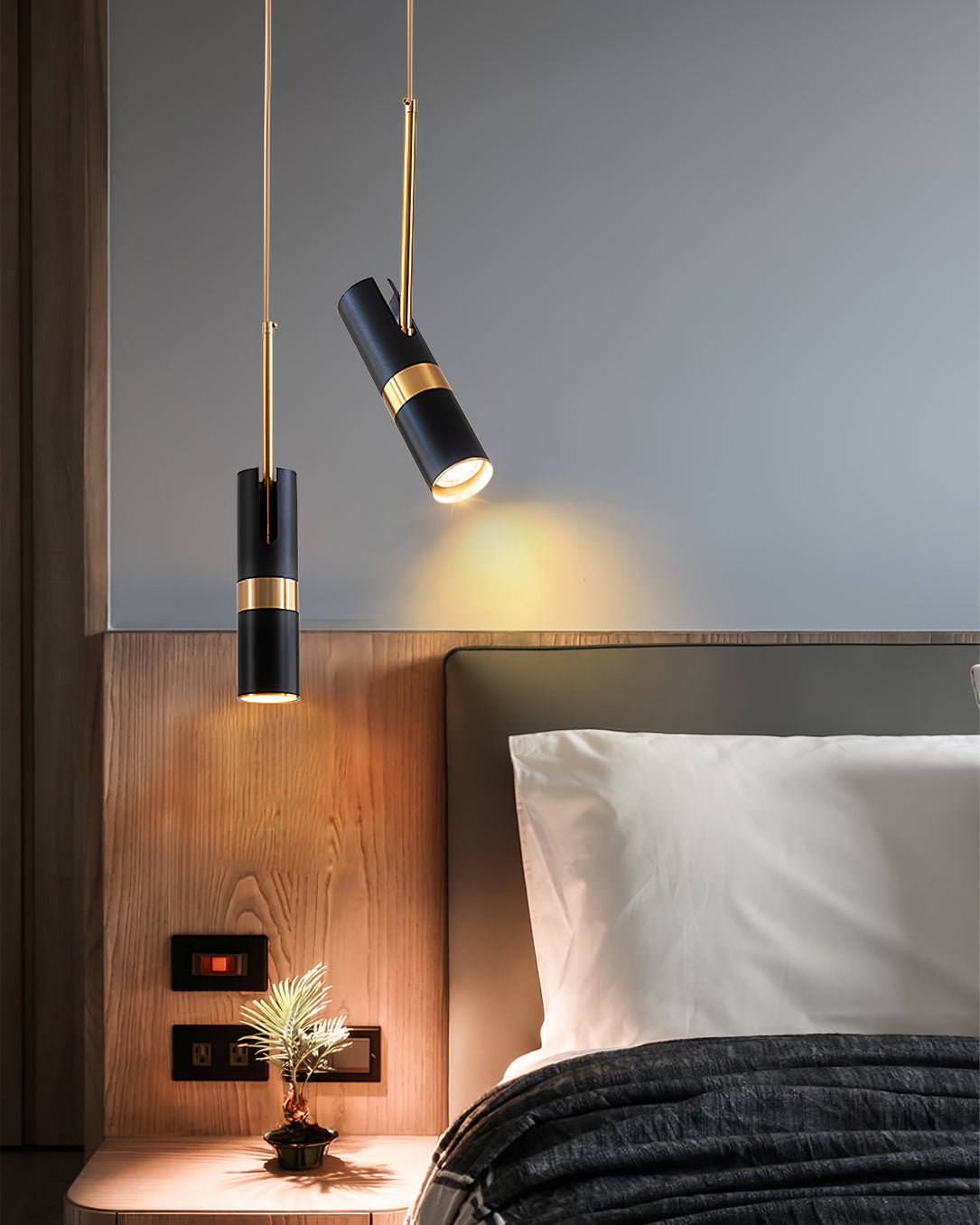 Lukas Pendant Light Dia 2.4″ x H 7.9″ / Dia 6cm x H 20cm / Black & Gold Pendant light