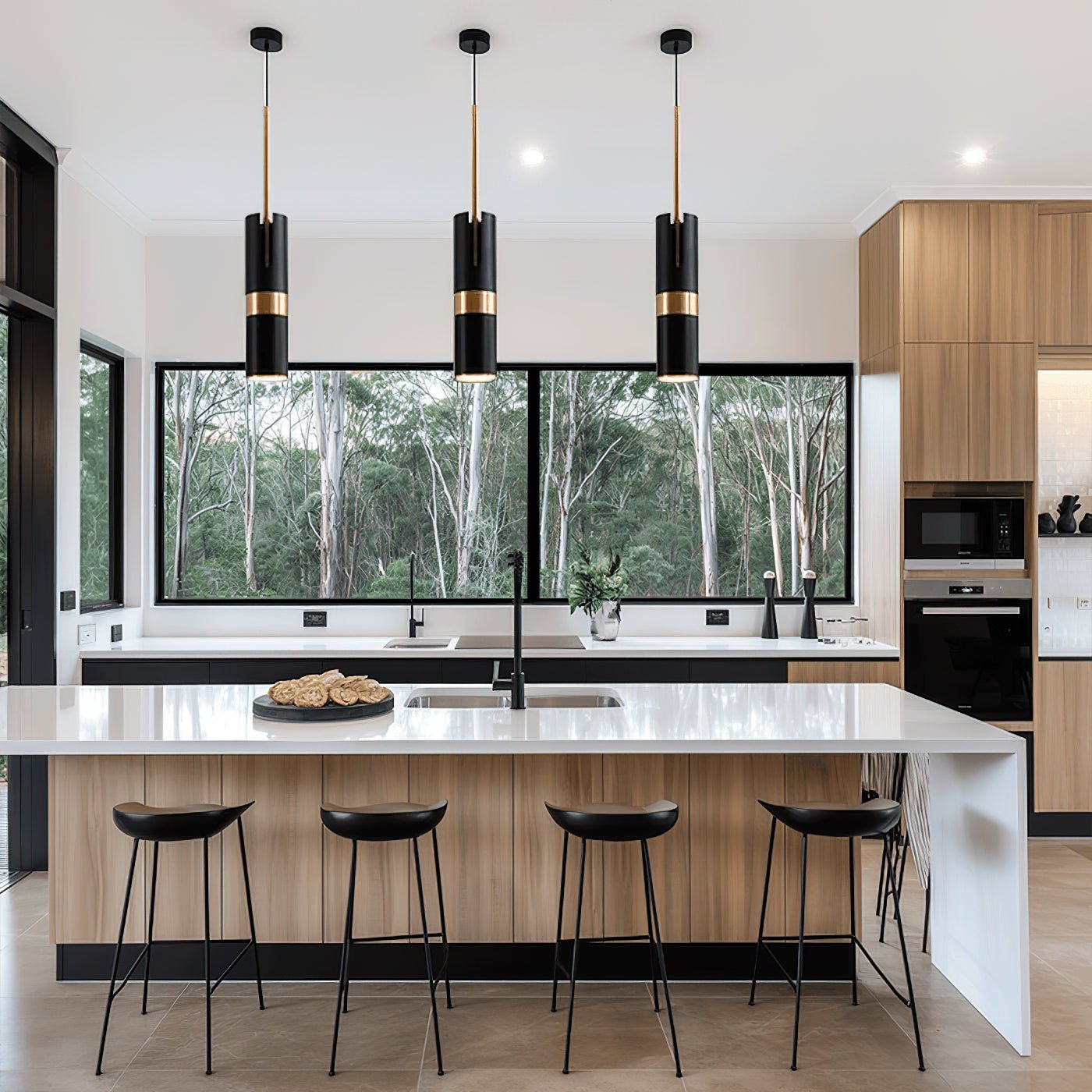 Lukas Pendant Light Dia 2.4″ x H 7.9″ / Dia 6cm x H 20cm / Black & Gold Pendant light
