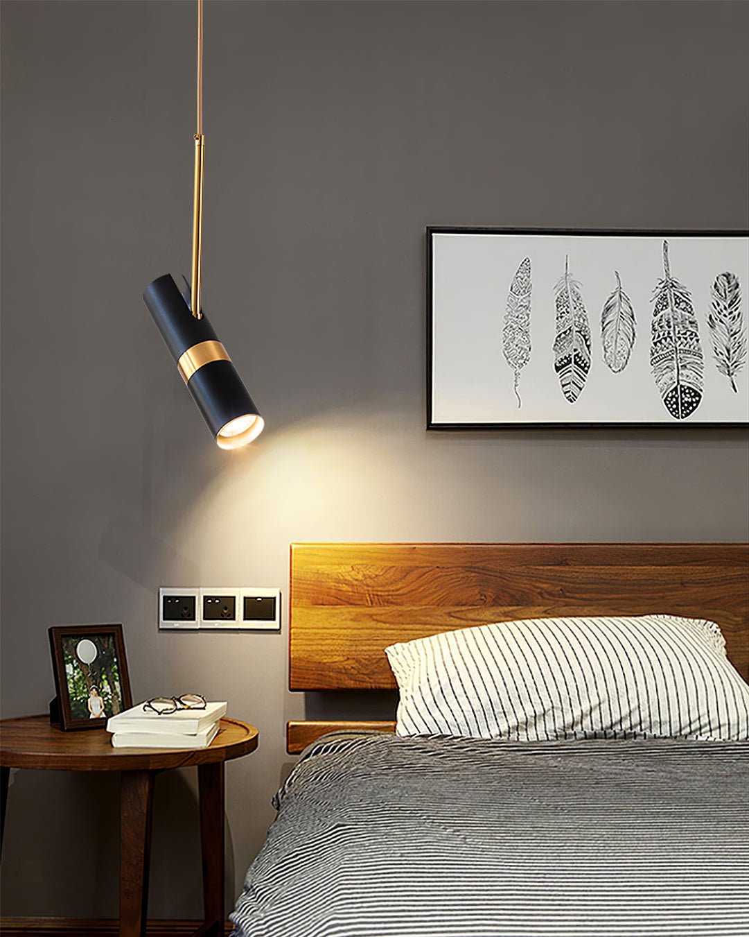 Lukas Pendant Light Dia 2.4″ x H 7.9″ / Dia 6cm x H 20cm / Black & Gold Pendant light
