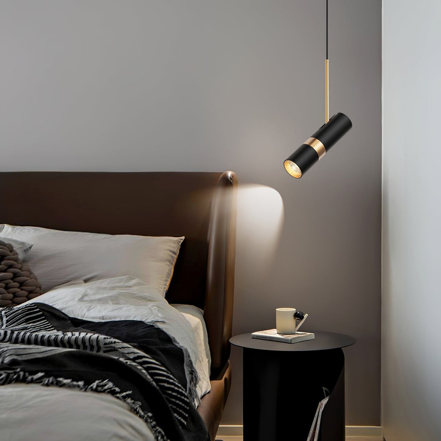 Lukas Pendant Light Dia 2.4″ x H 7.9″ / Dia 6cm x H 20cm / Black & Gold Pendant light