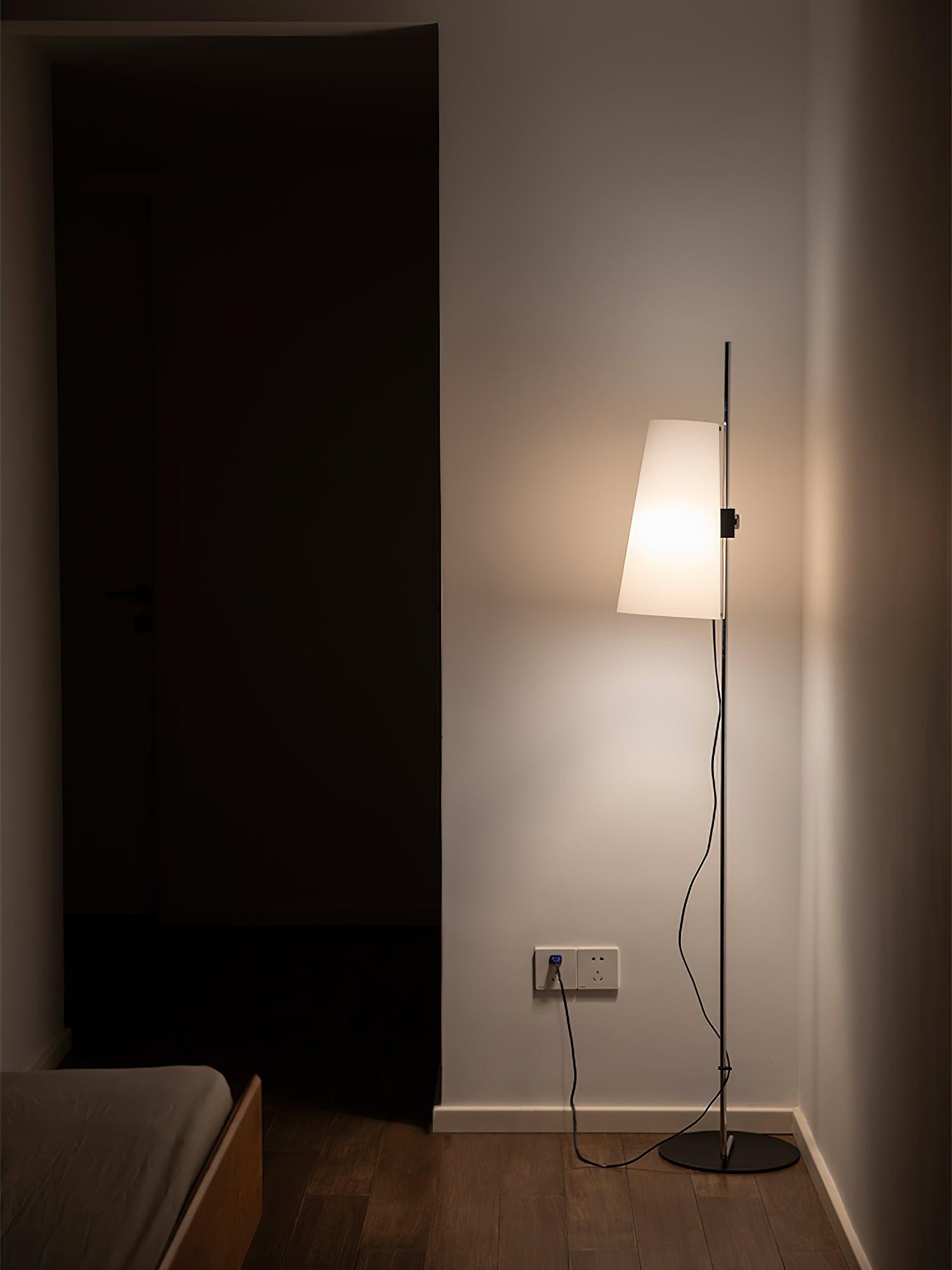 Lupe Floor Lamp Floor lamp